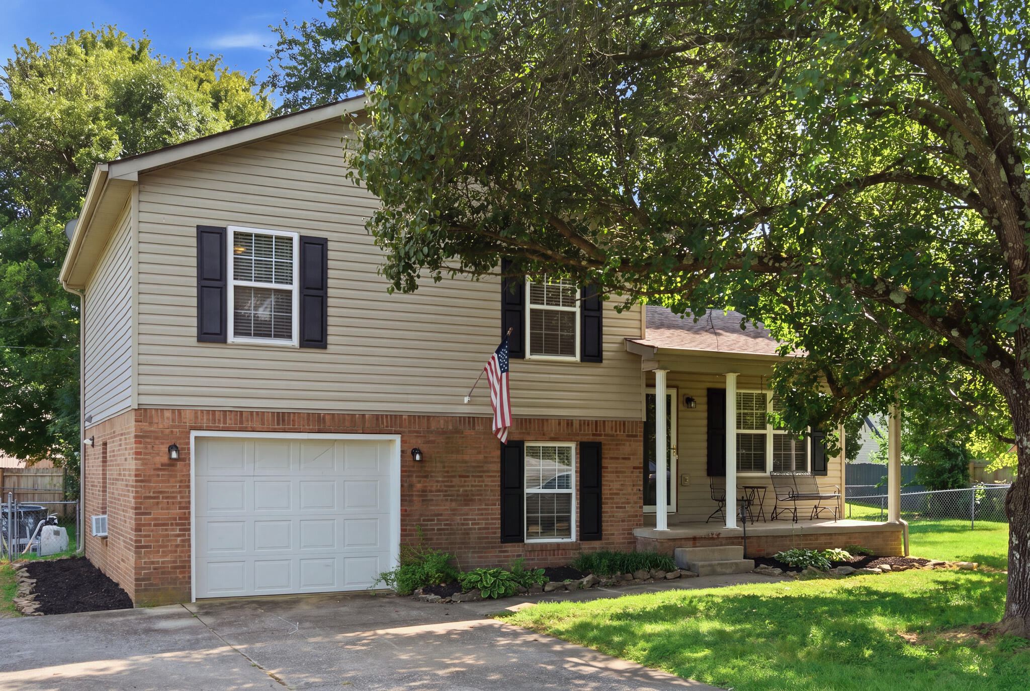 303 Cedar Way — photo