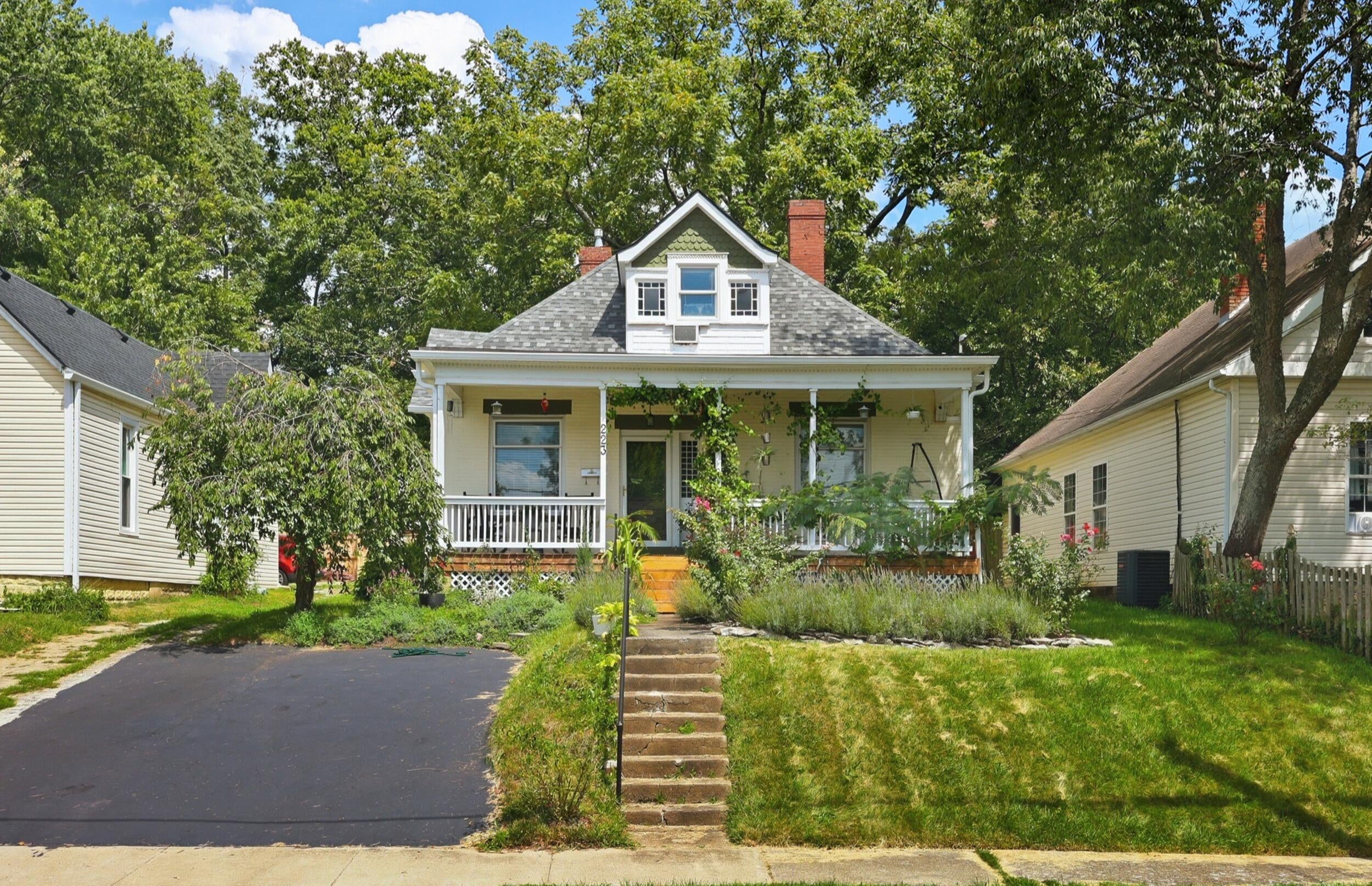223 E Loudon Avenue — photo