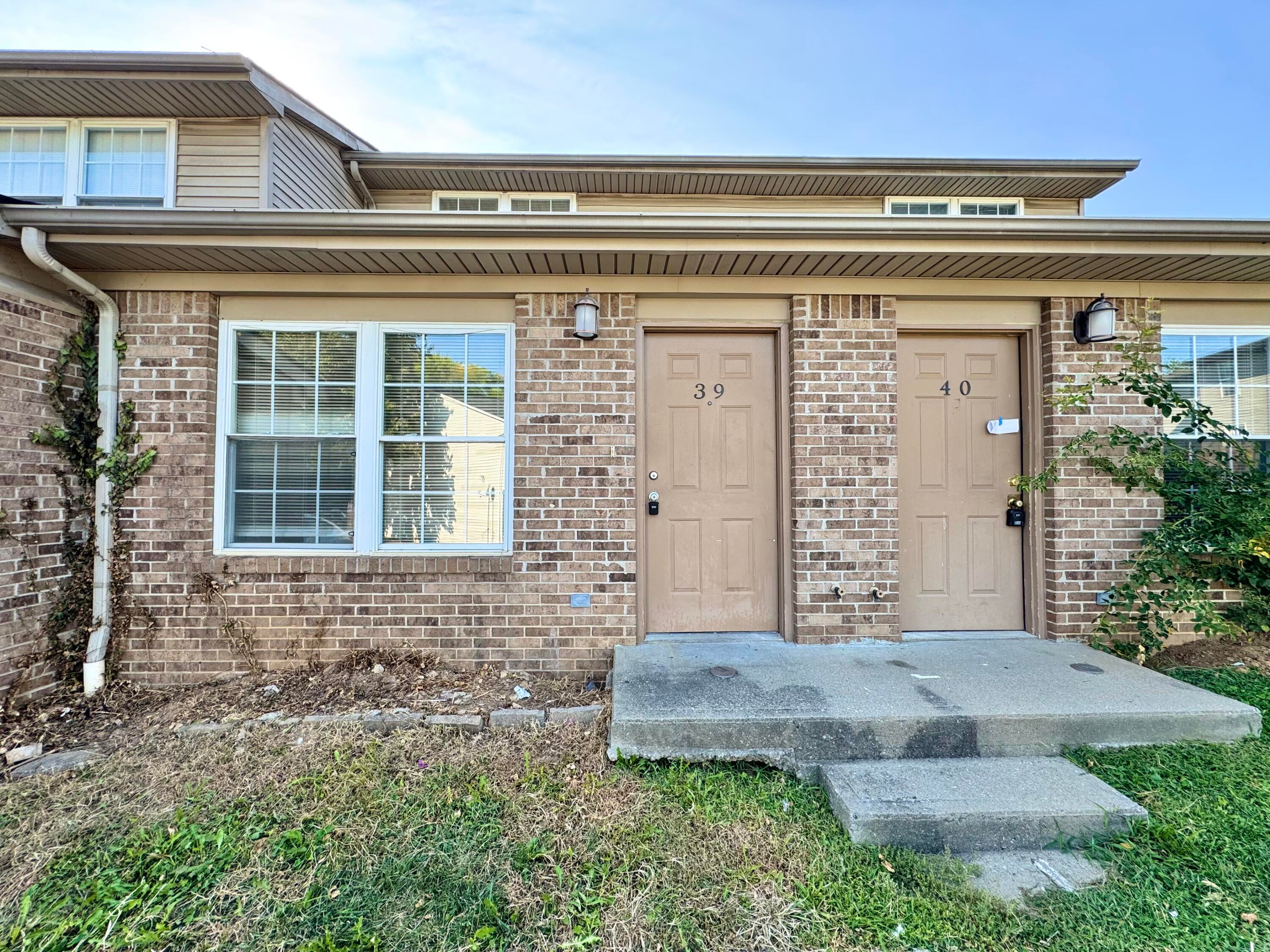 1100 Horsemans Lane 39 — photo