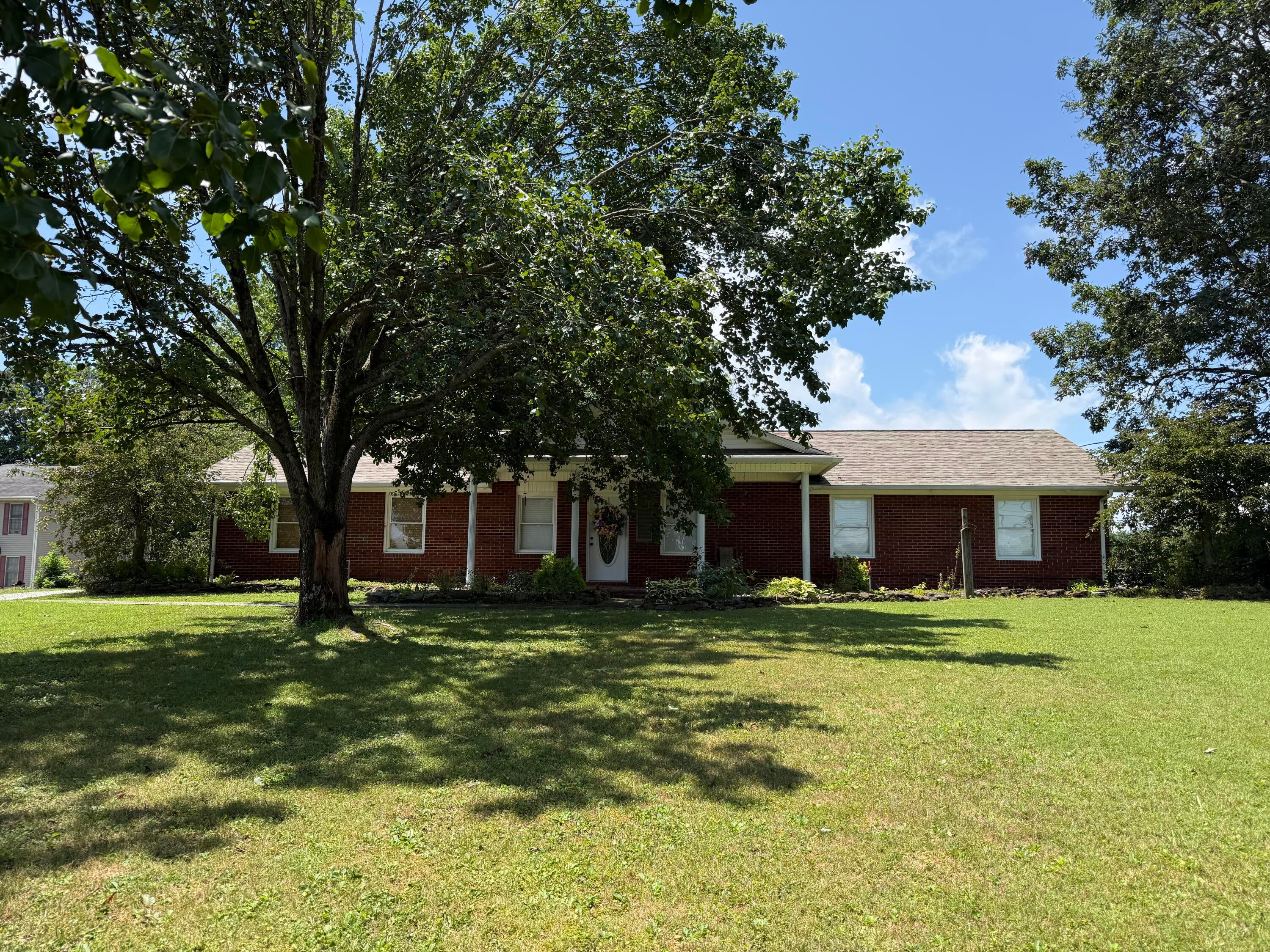 1401 Old Whitley Road — photo