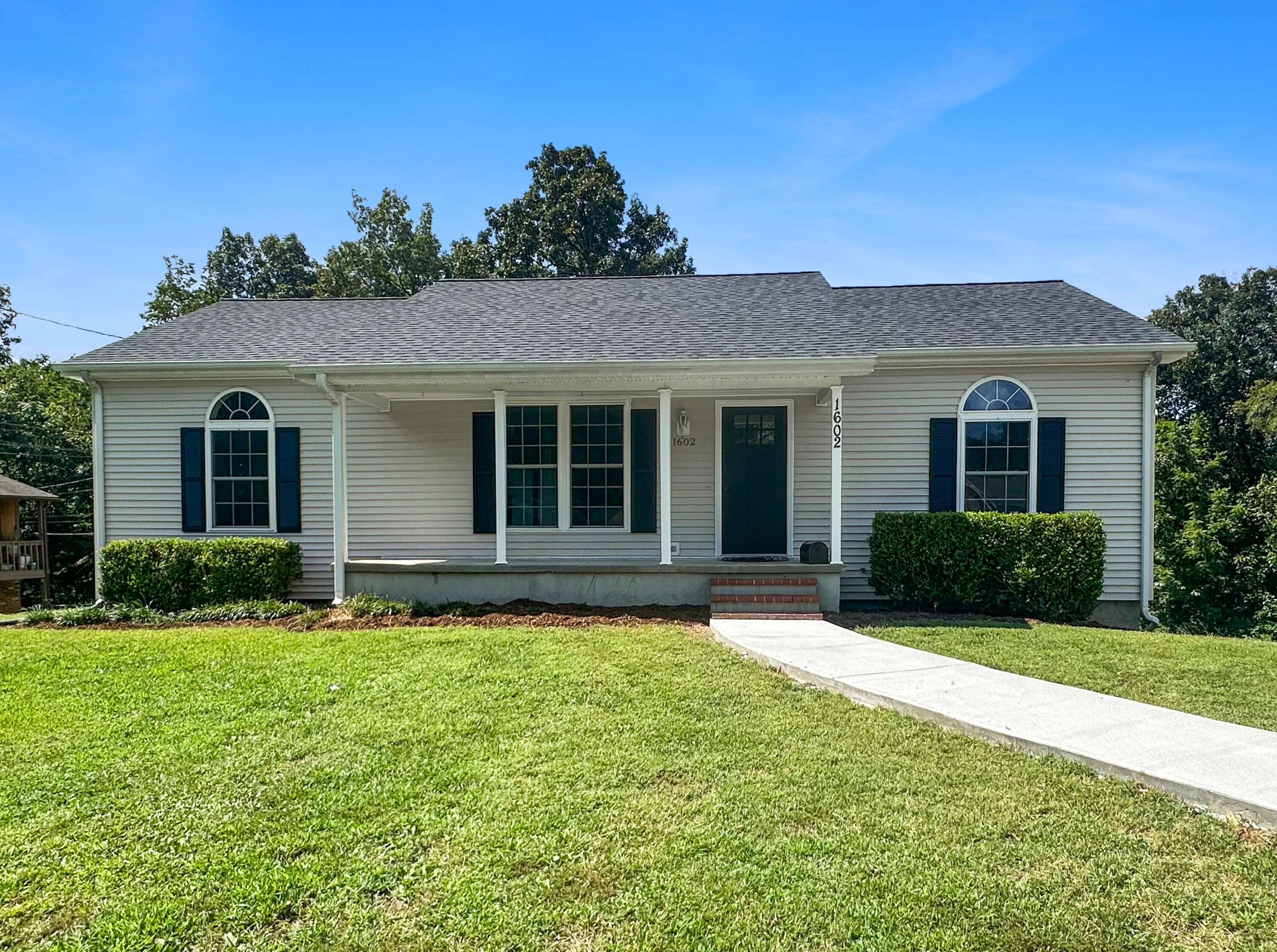 1602 Oak Hill Drive — photo