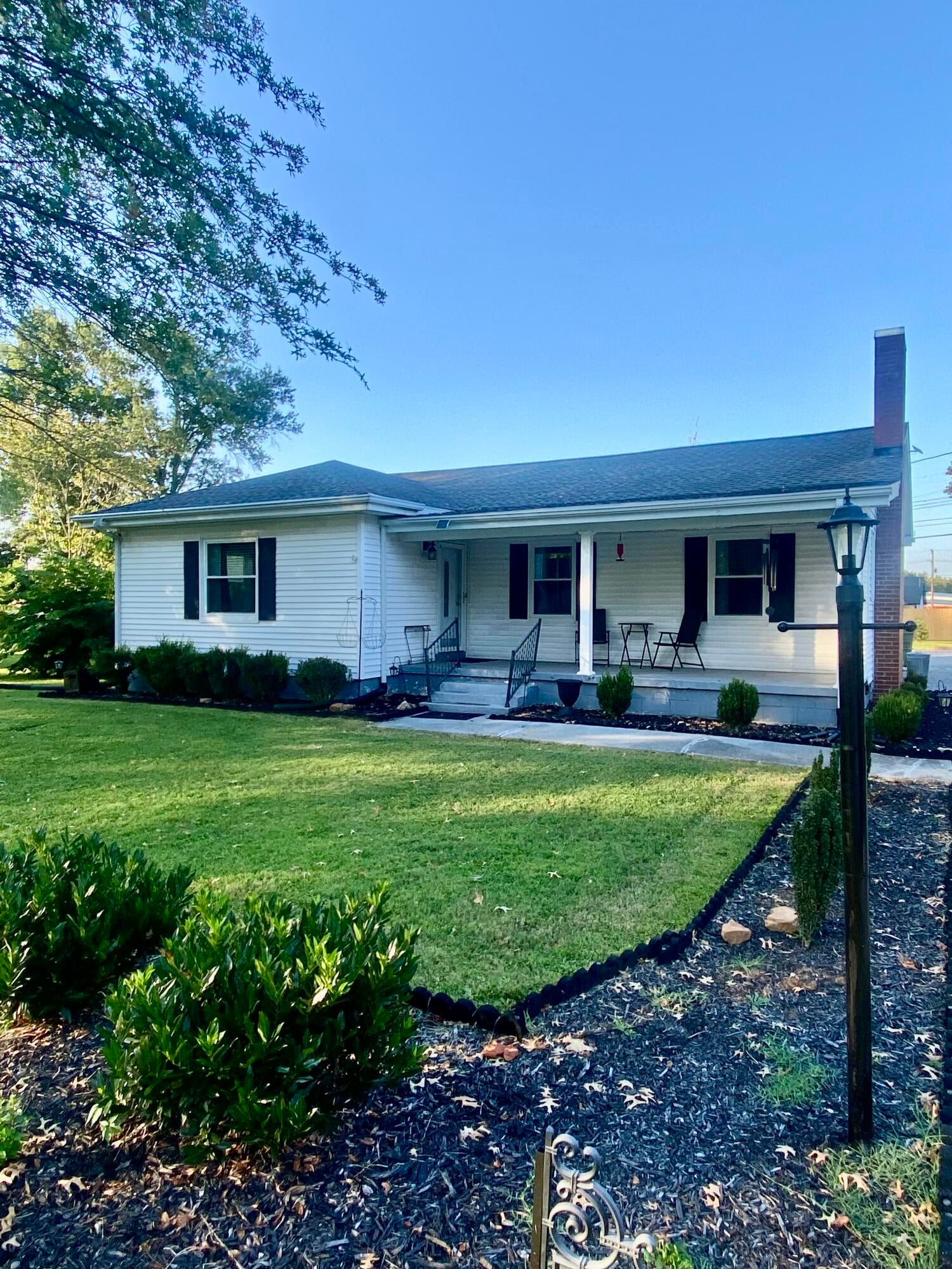 1710 Parkview Drive — photo