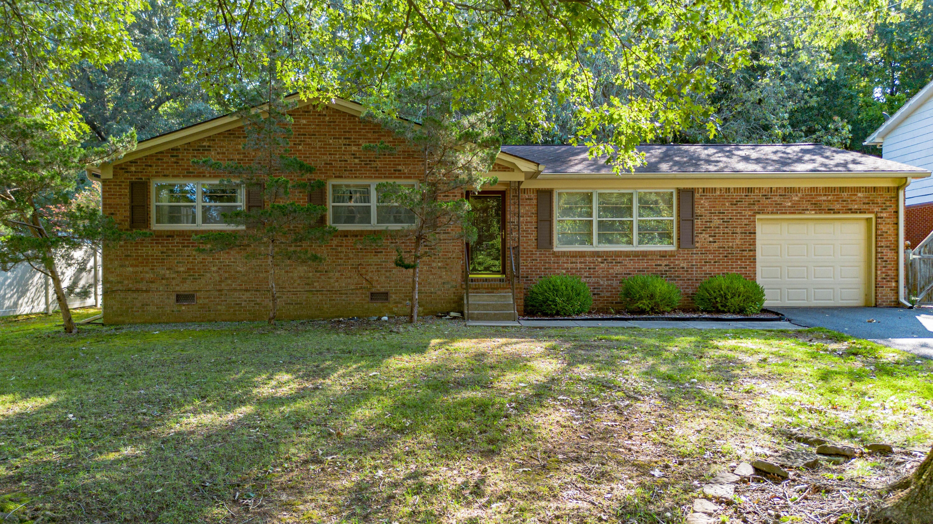 362 Oakcrest Drive — photo