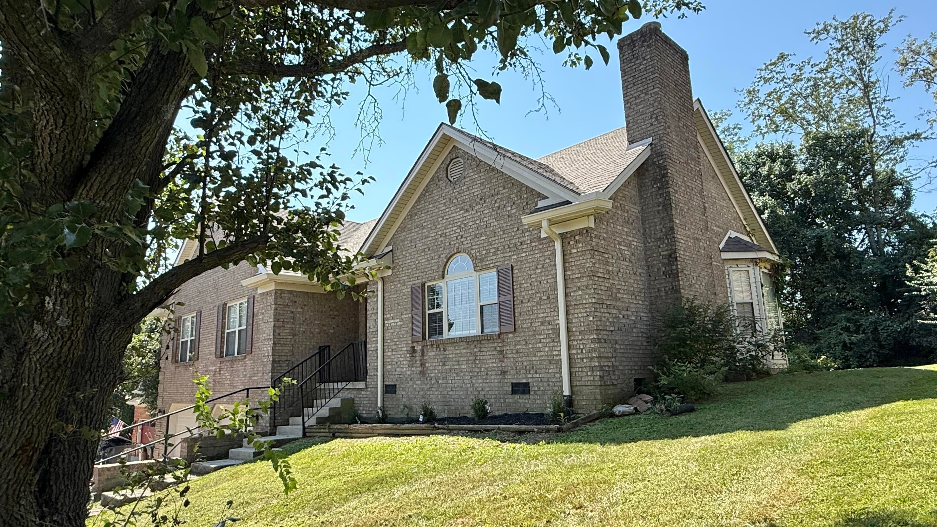 372 Reynolds Drive — photo