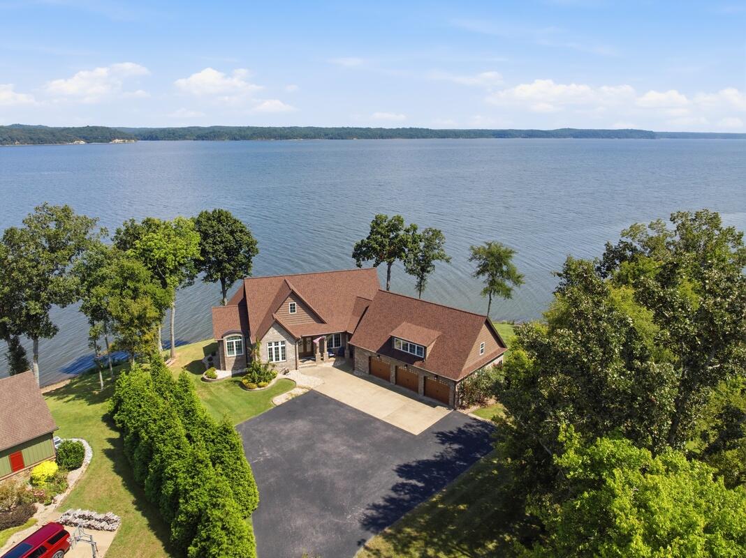 749 Dock Drive — photo