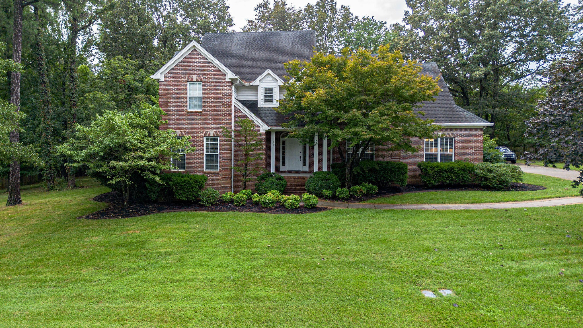 70 Barrington Circle — photo