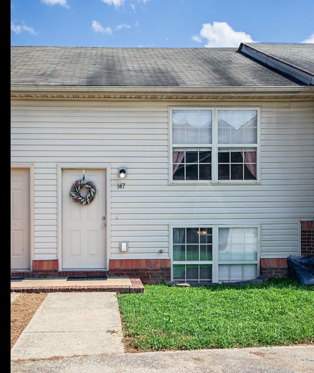 147 May Court — photo