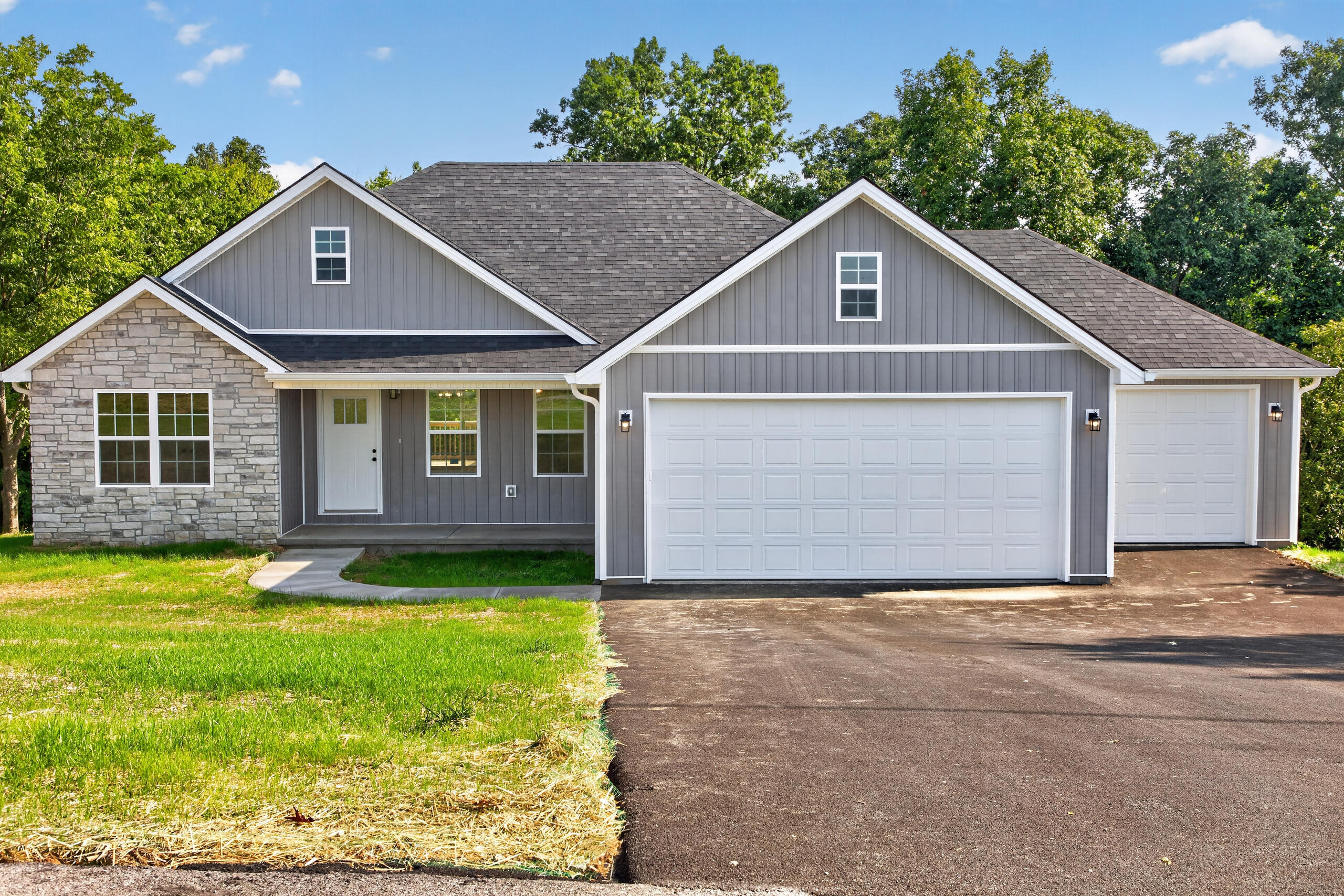 231 Lakeland Drive — photo
