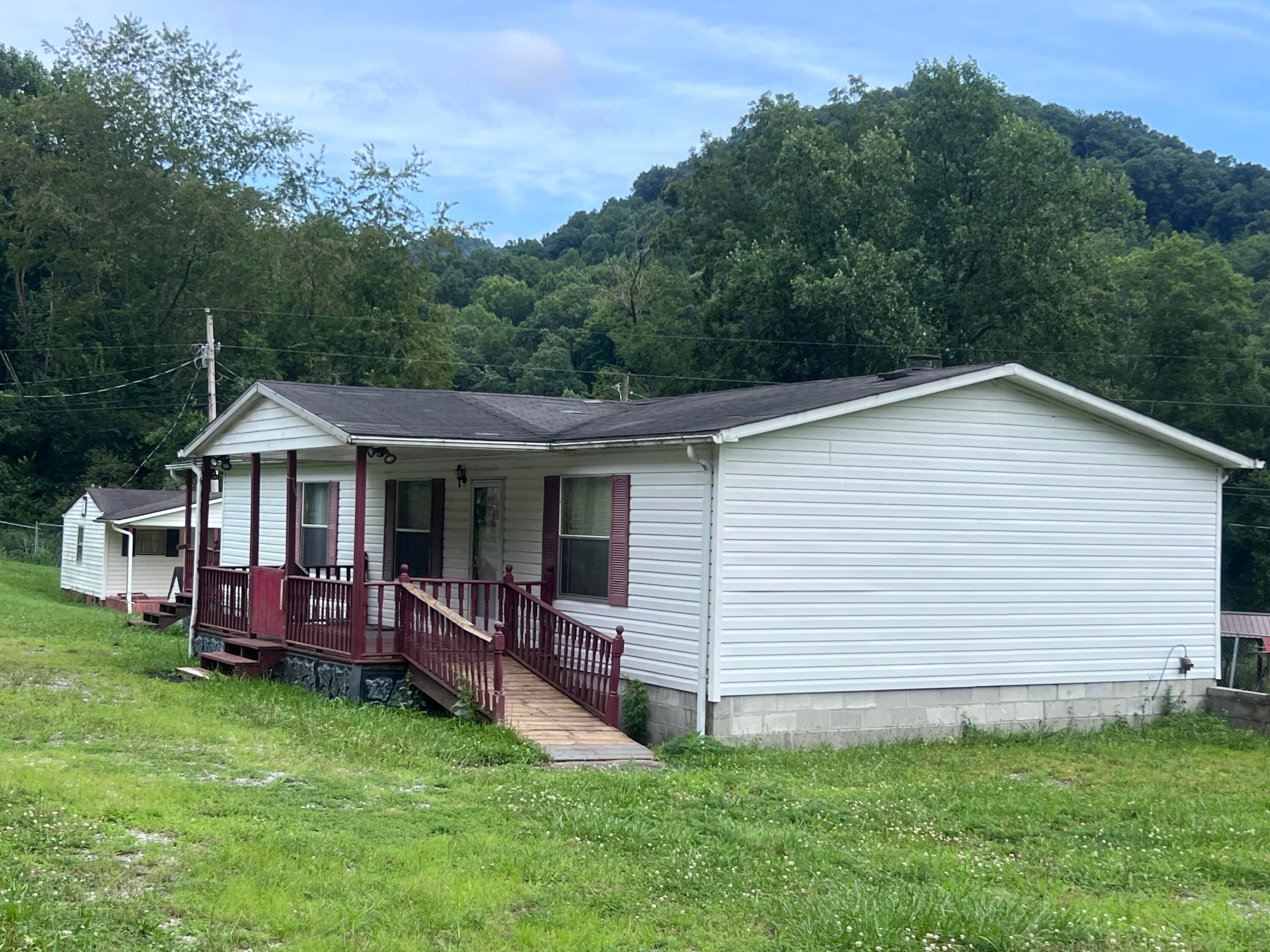 122 Blue Hollow Road — photo