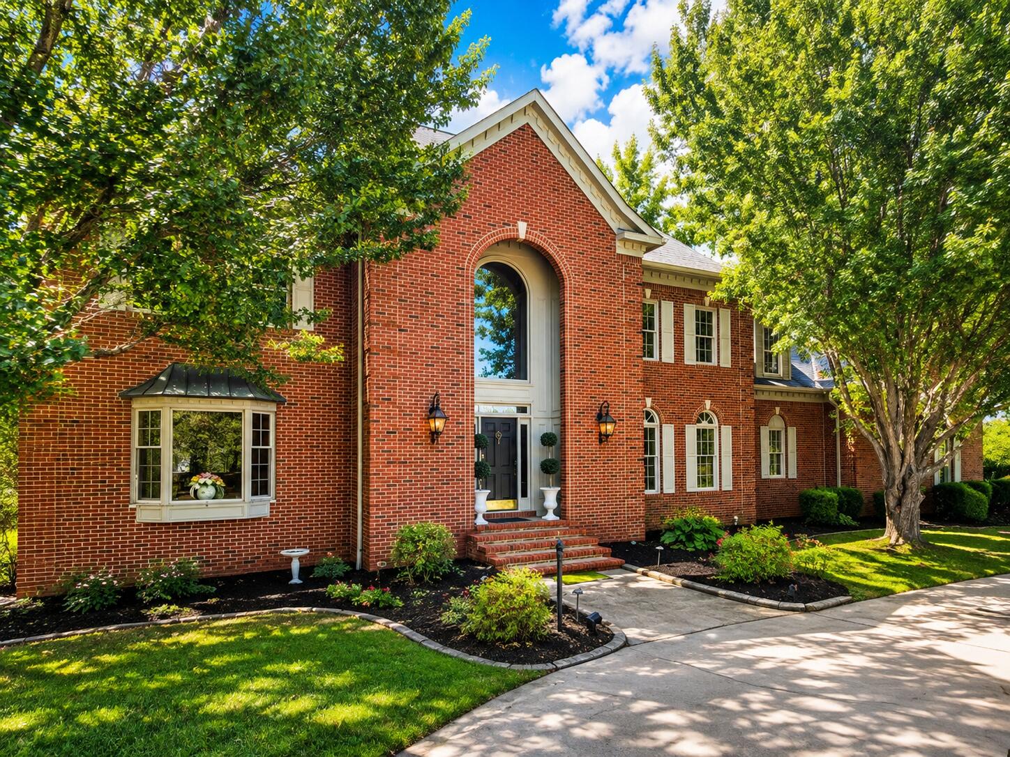 484 Woods Edge Drive — photo