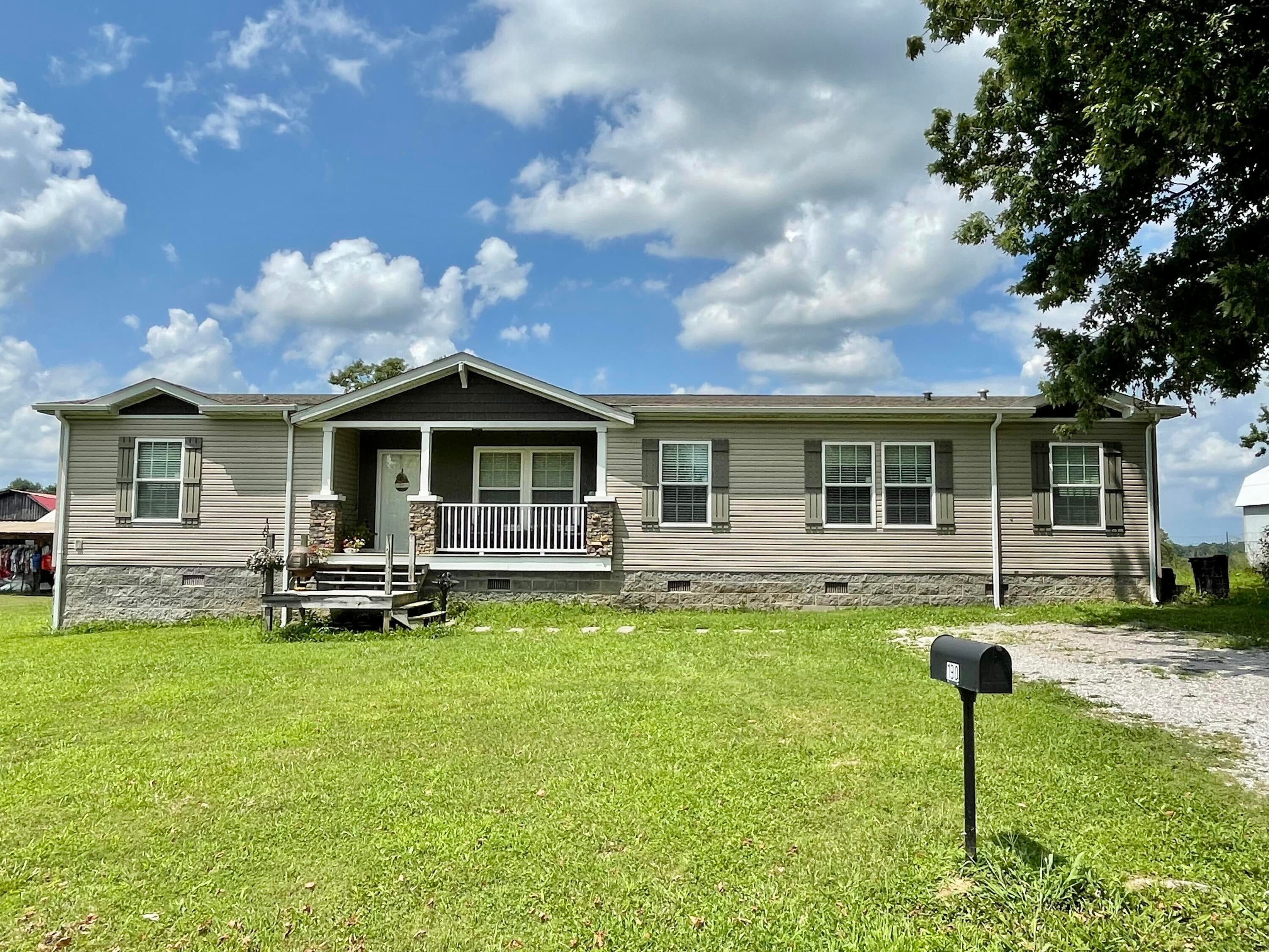 190 Whitaker Road — photo