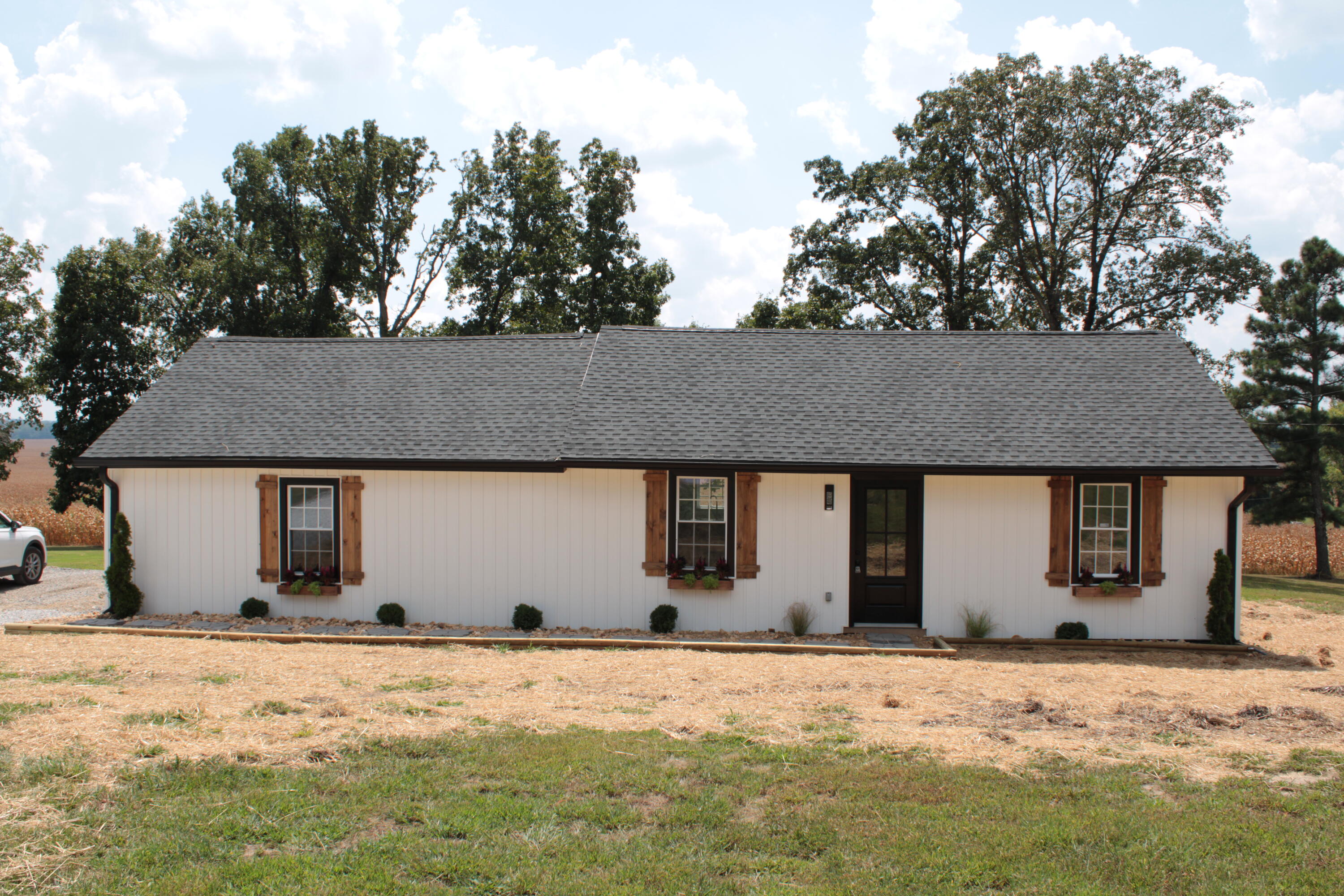 8285 Pilot Rock Road — photo