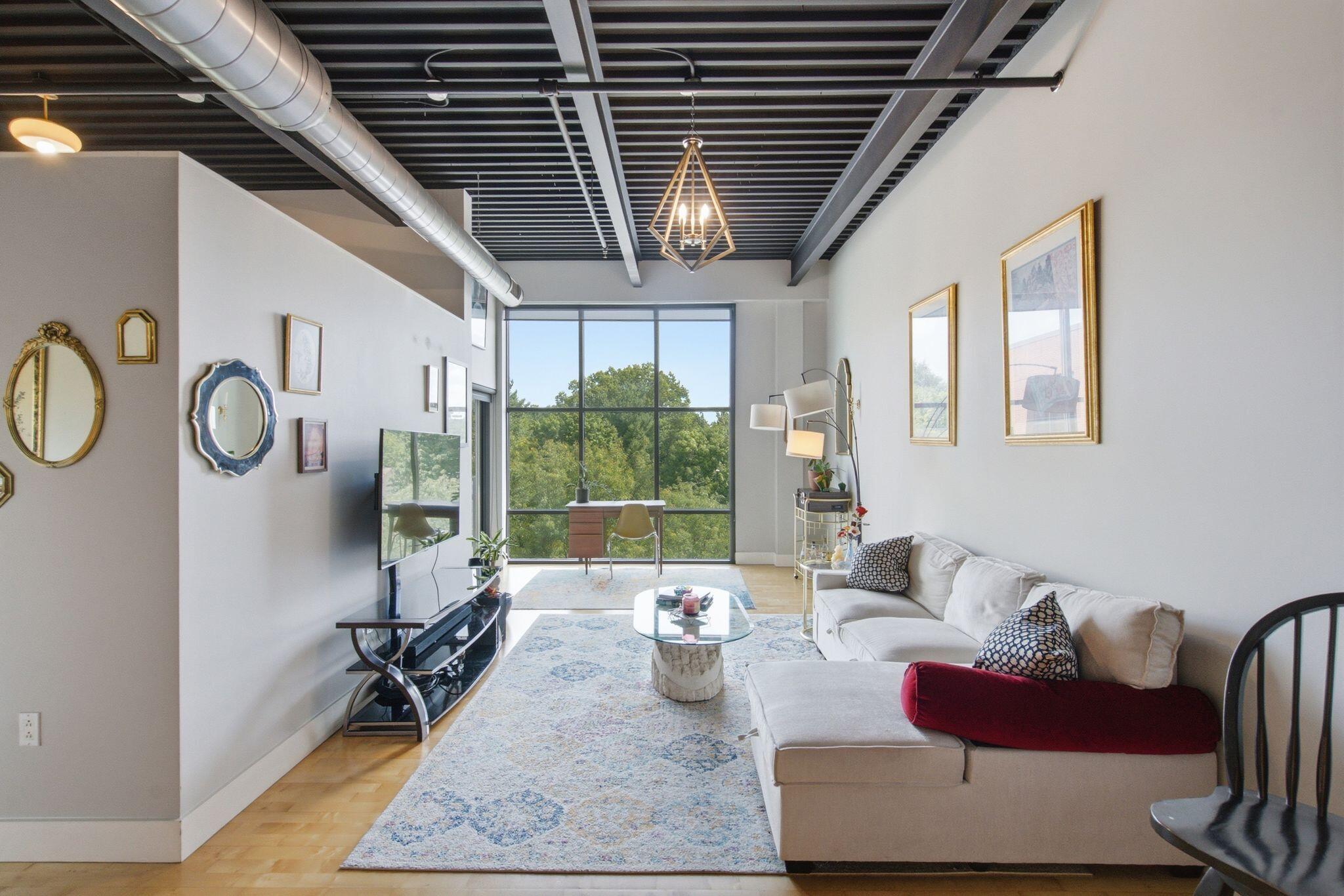 350 E Short Street 406 — photo