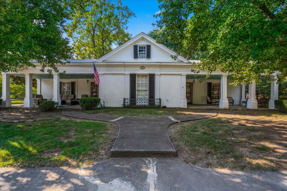 416 E Main Street — photo