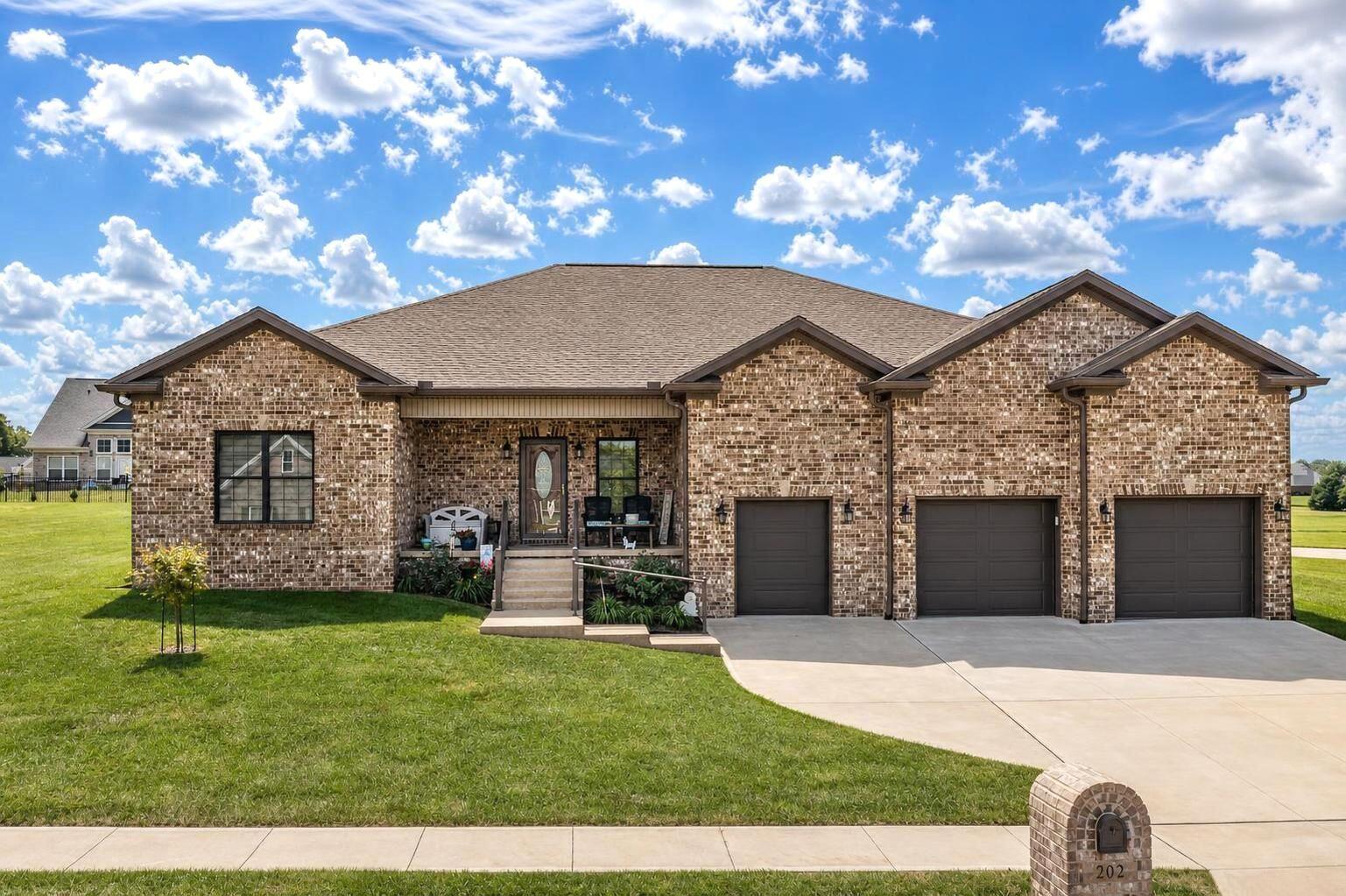 202 Wedgewood Circle — photo