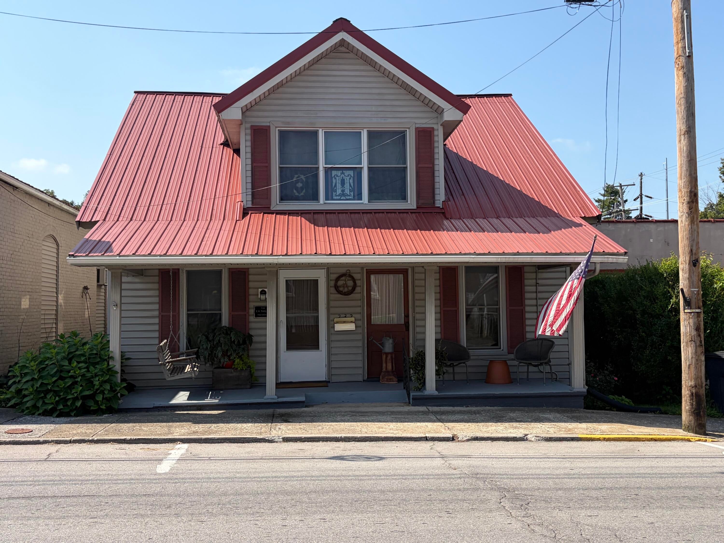 232 W Main Street — photo