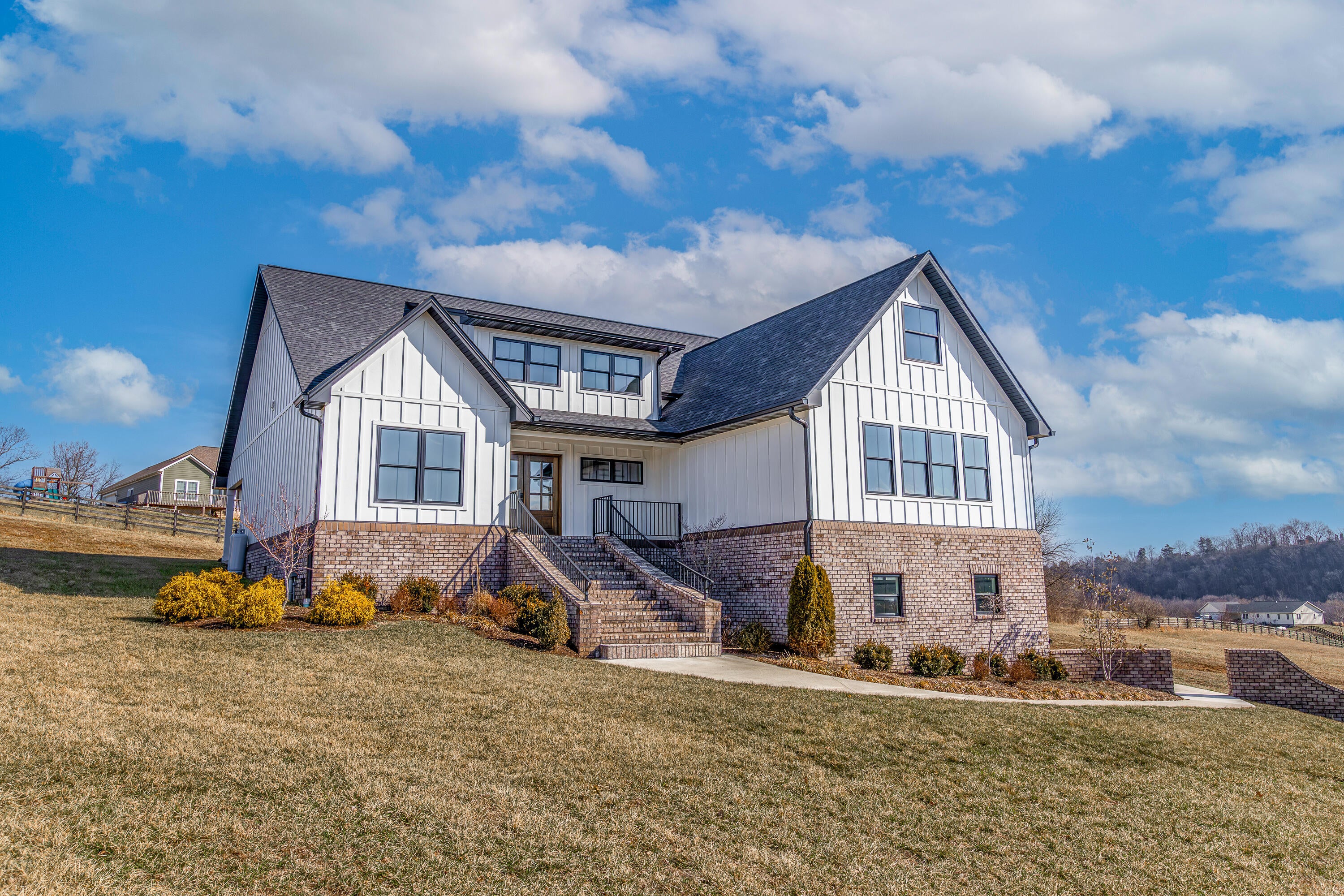 635 Lakeside Drive — photo