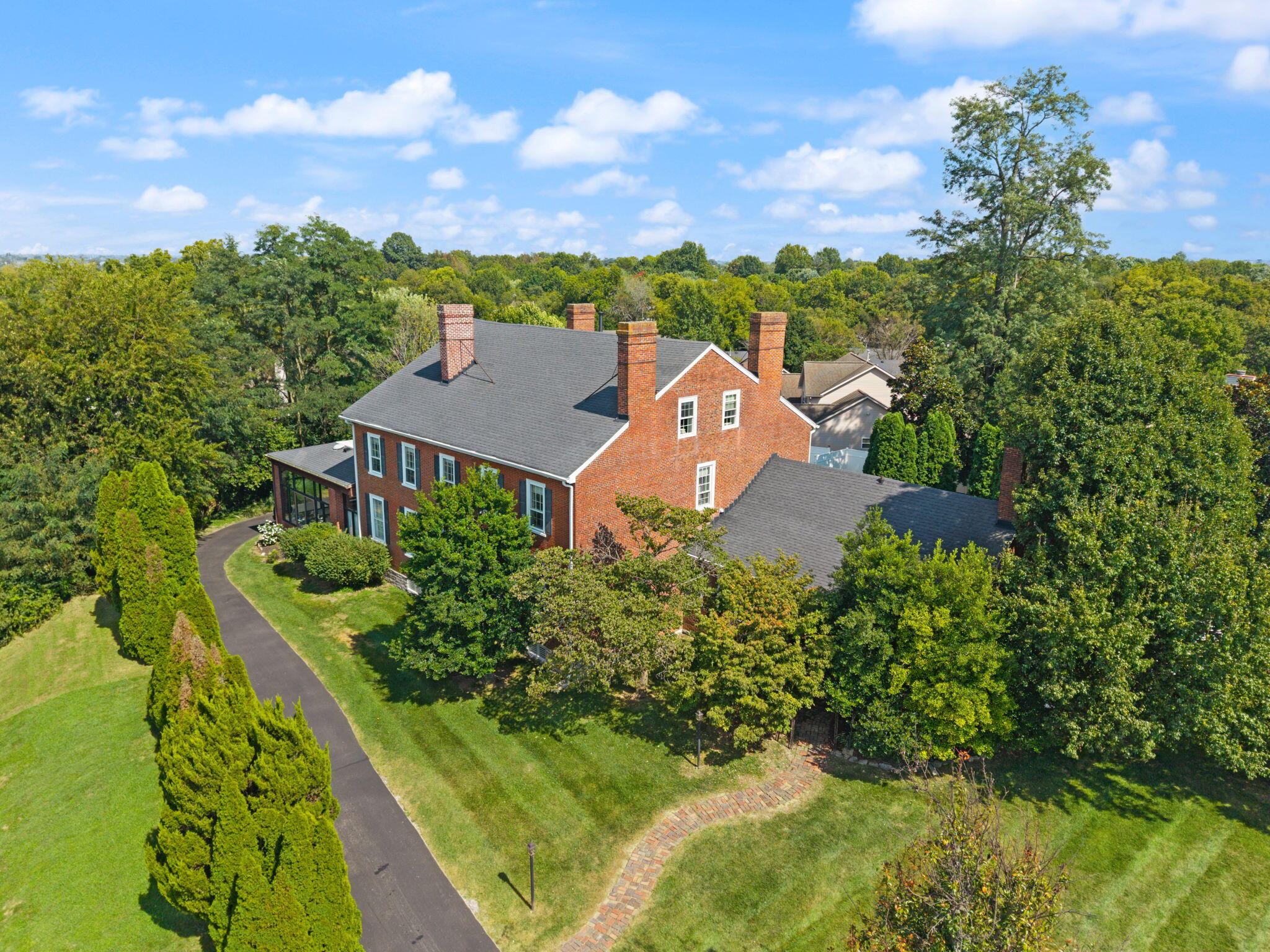 2205 Kenwood Drive — photo
