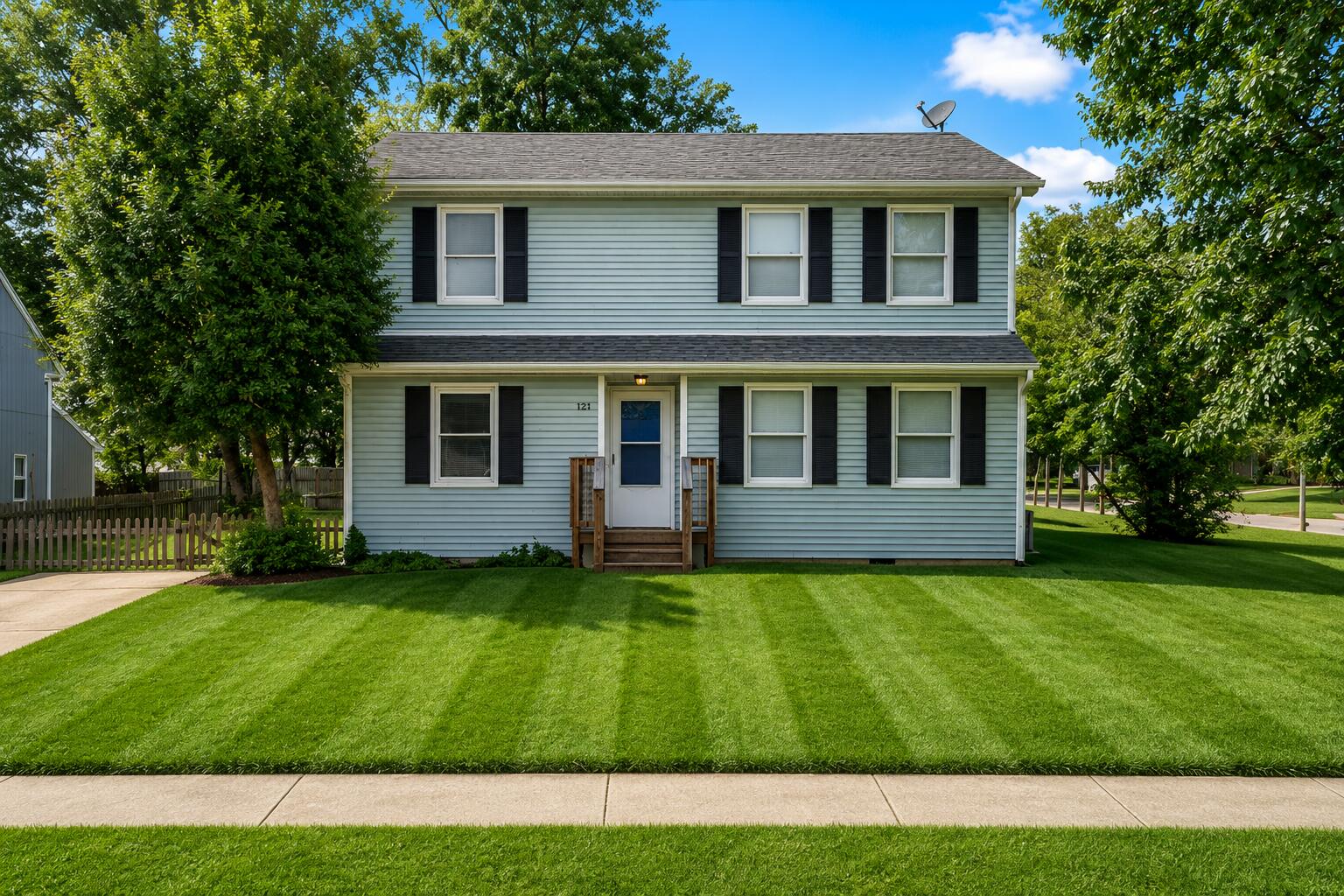 121 Lakeview Drive — photo