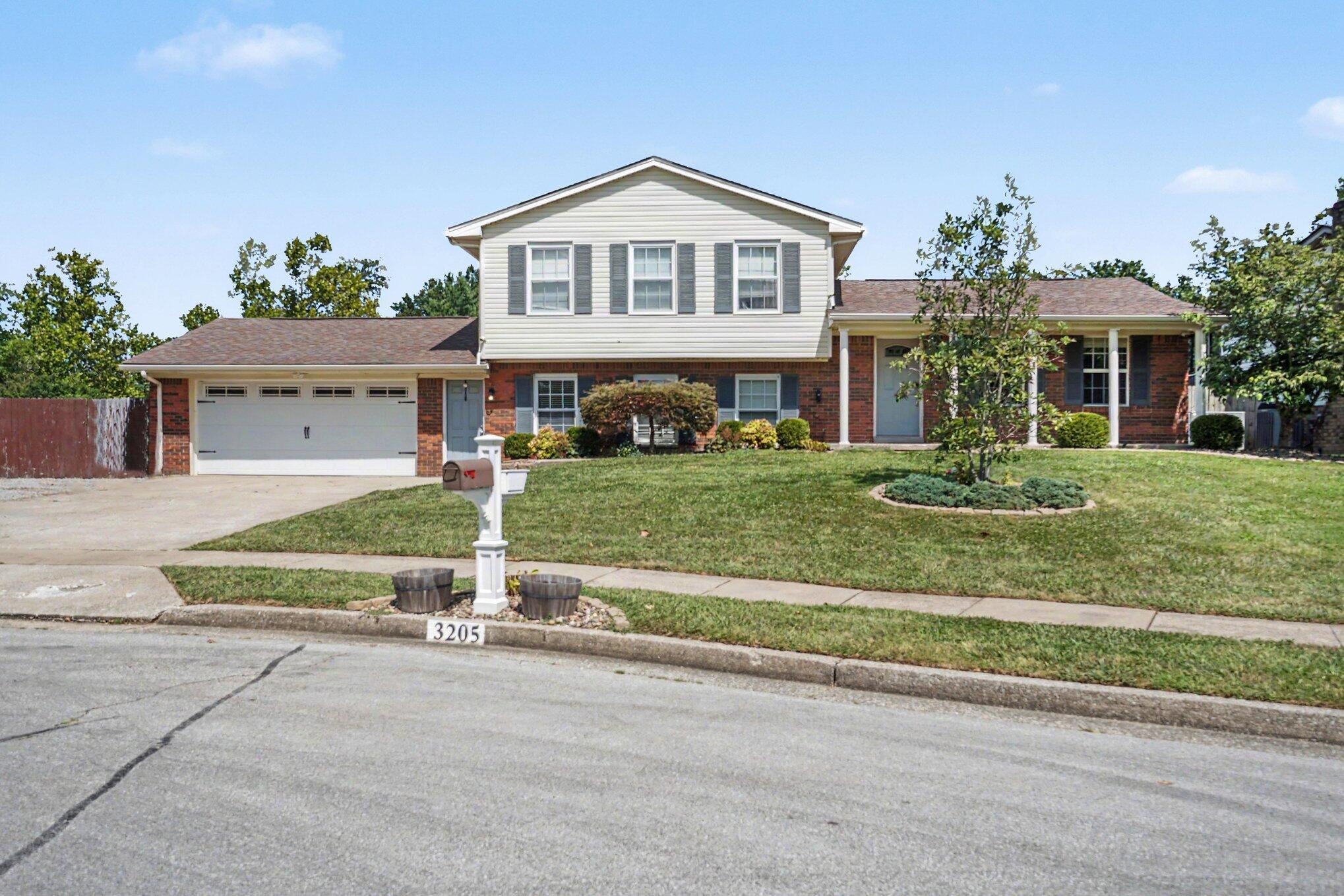 3205 Shoal Lake Drive — photo
