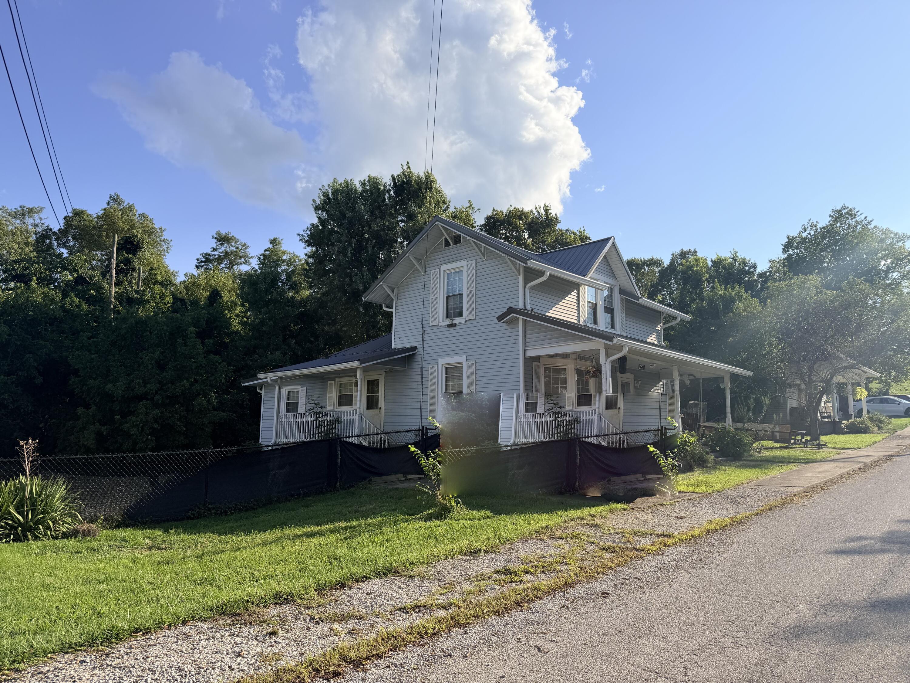 214 Cunningham Street — photo