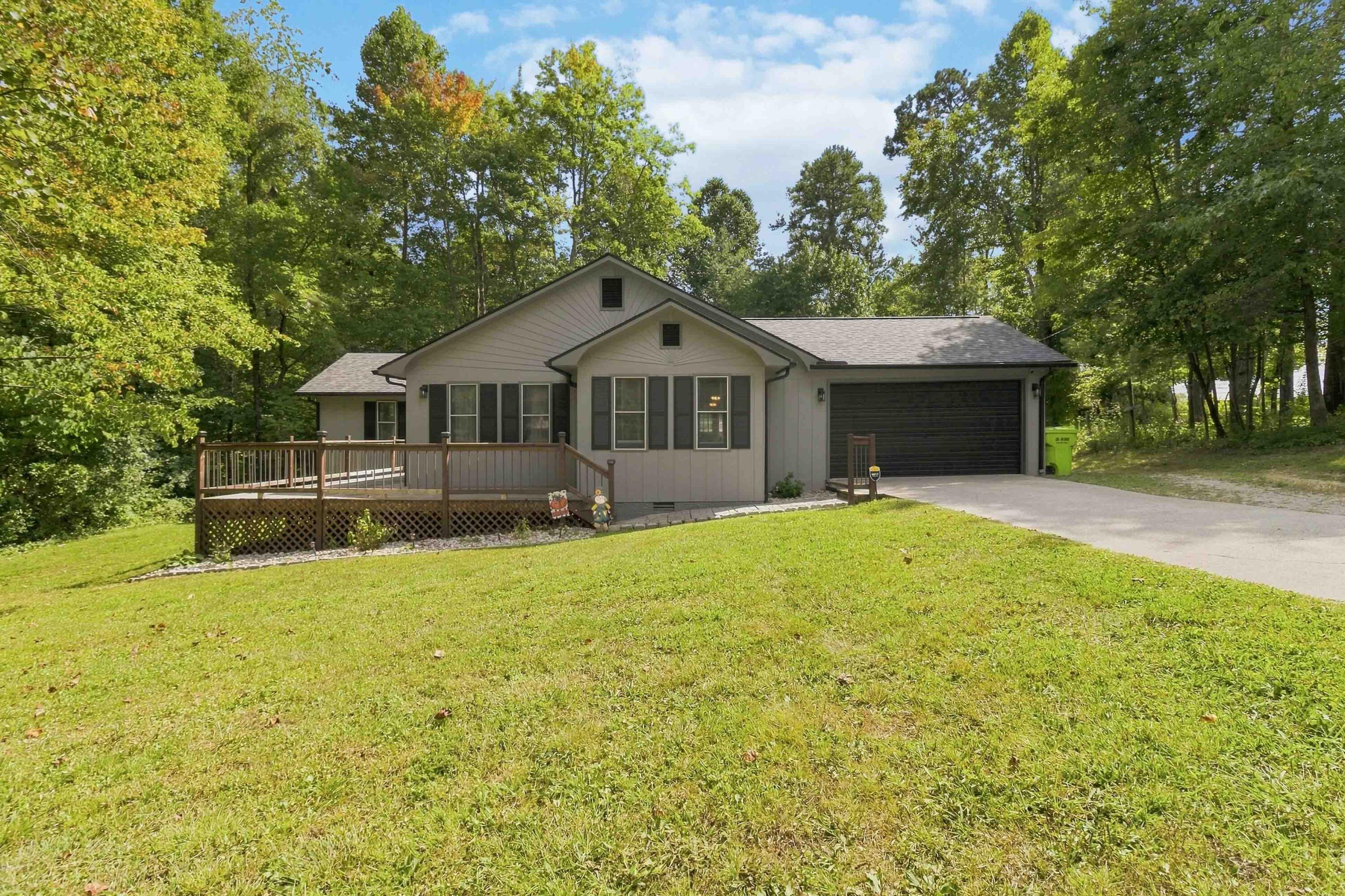 1207 Yorkshire Estates Road — photo