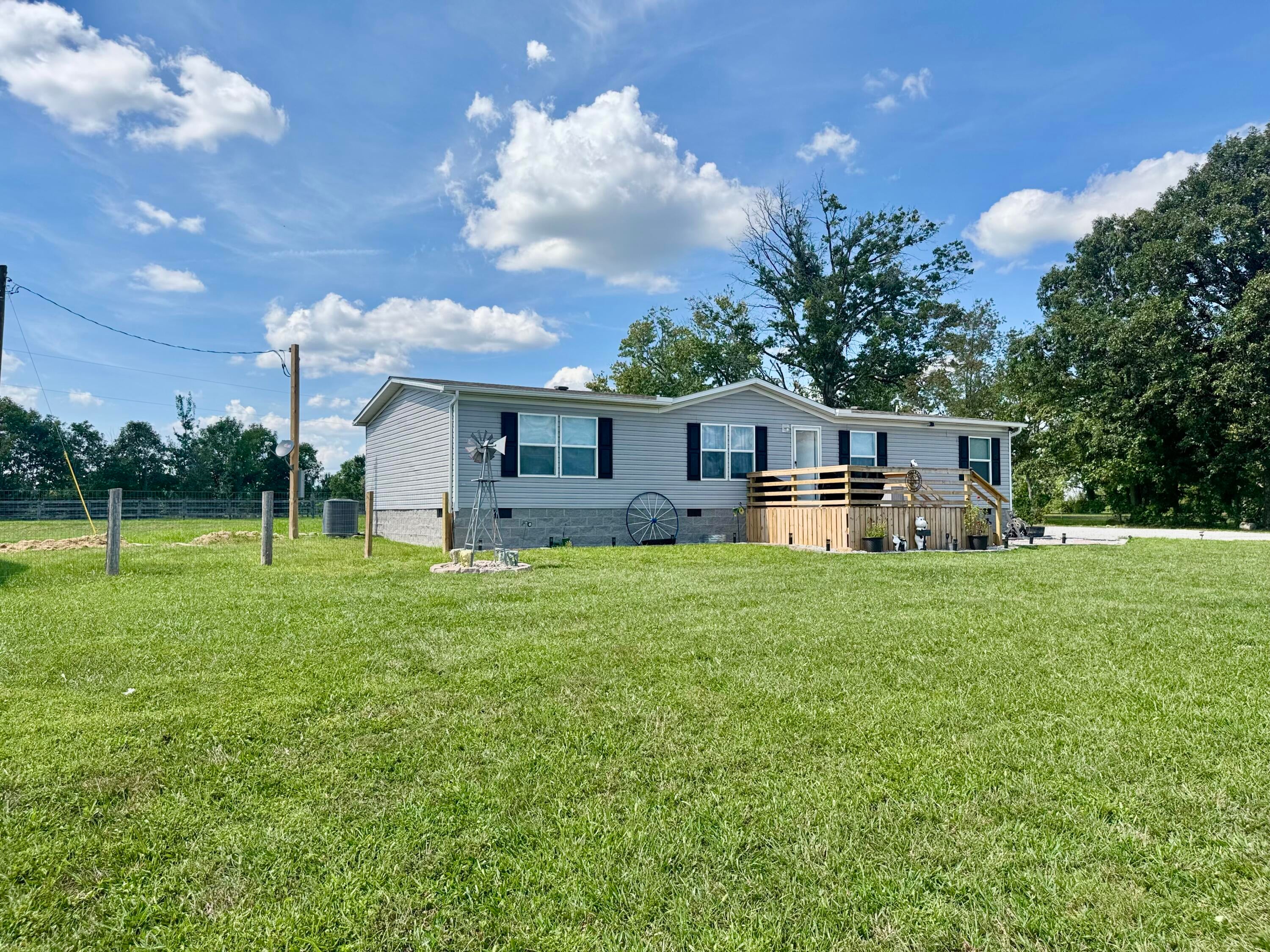 960 Charlie Norris Road — photo