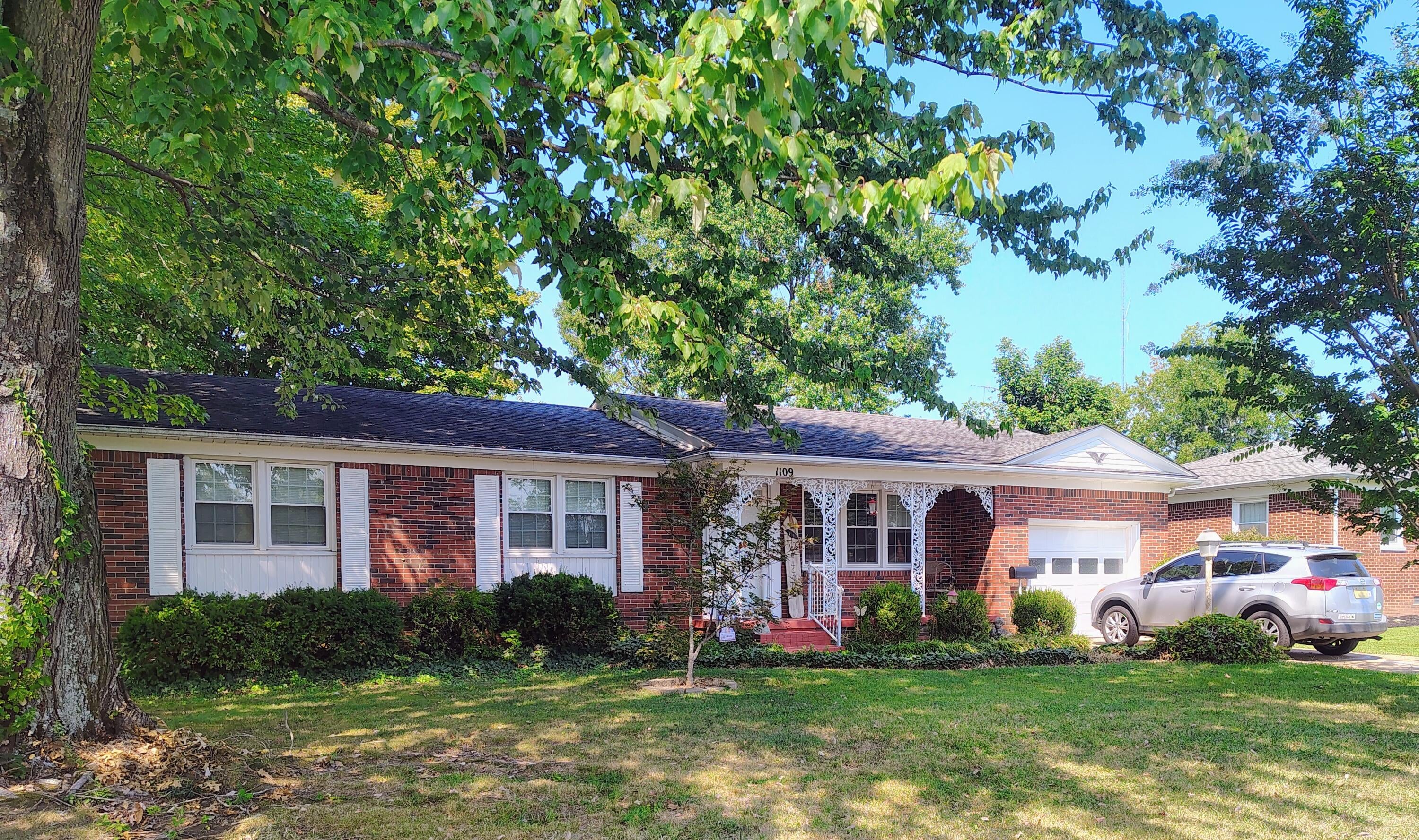 1109 Foster Street — photo