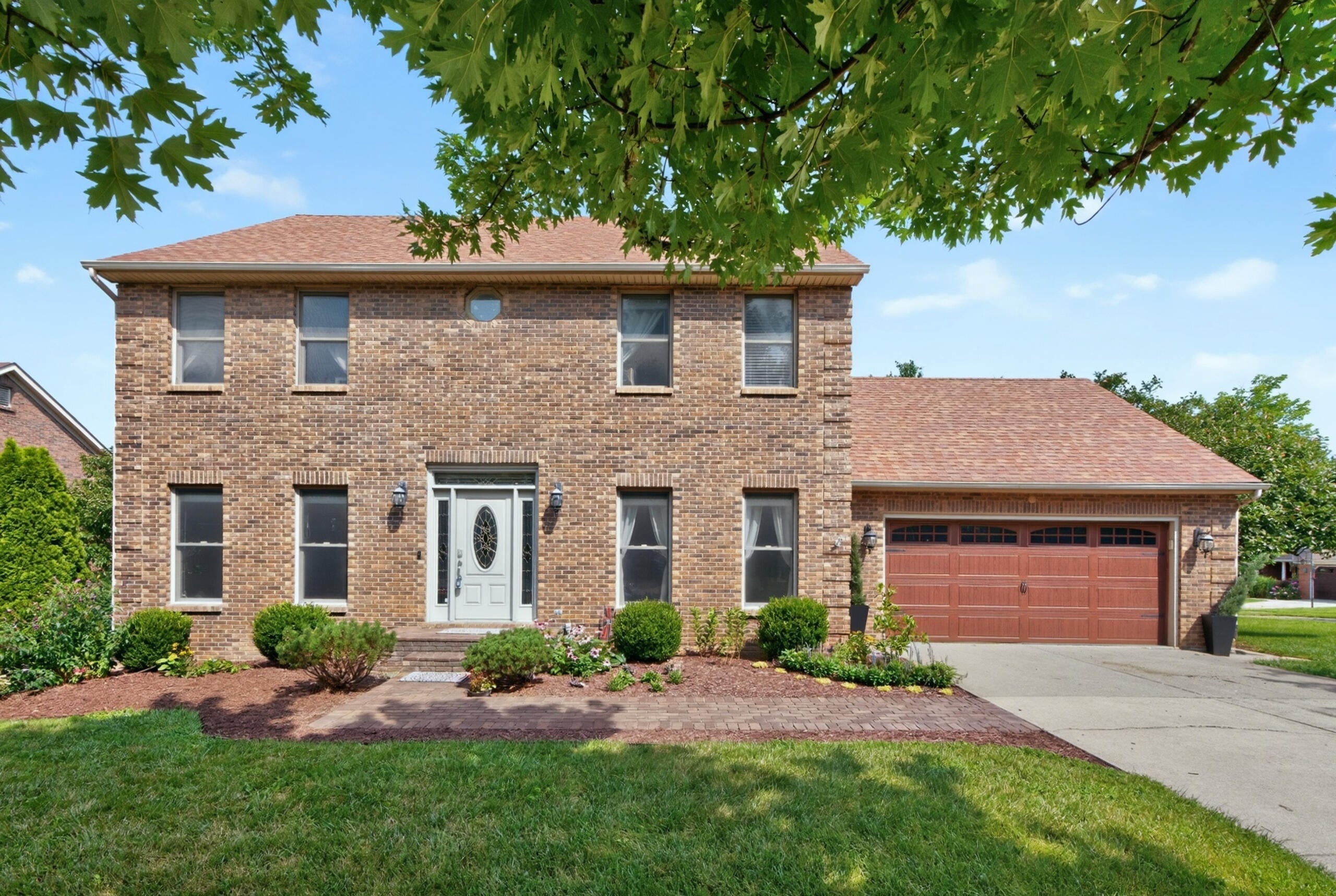717 Maple Ridge Lane — photo