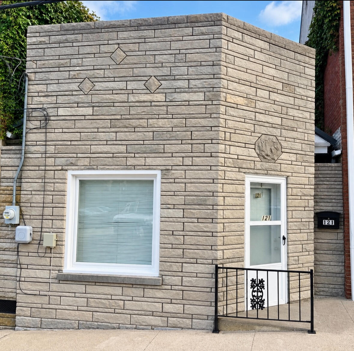 121 Short Street — photo