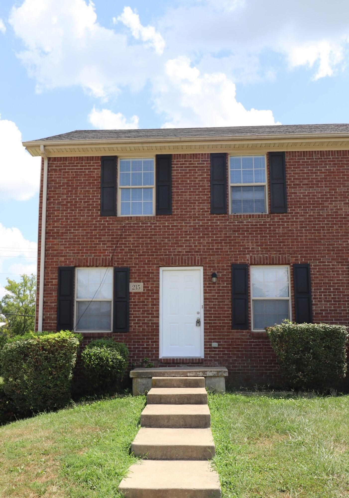 215 Elkchester Circle — photo