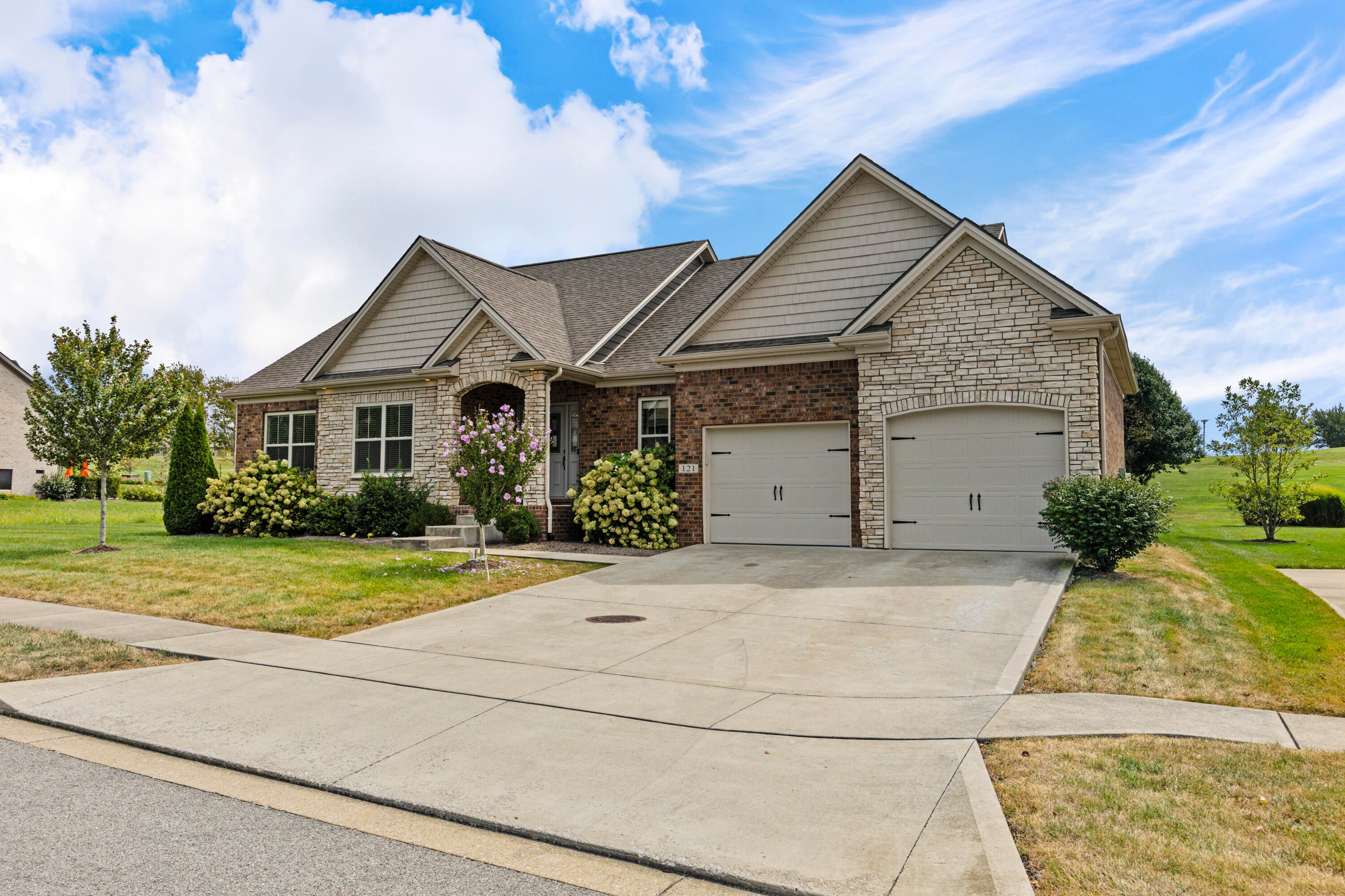121 Sunningdale Drive — photo
