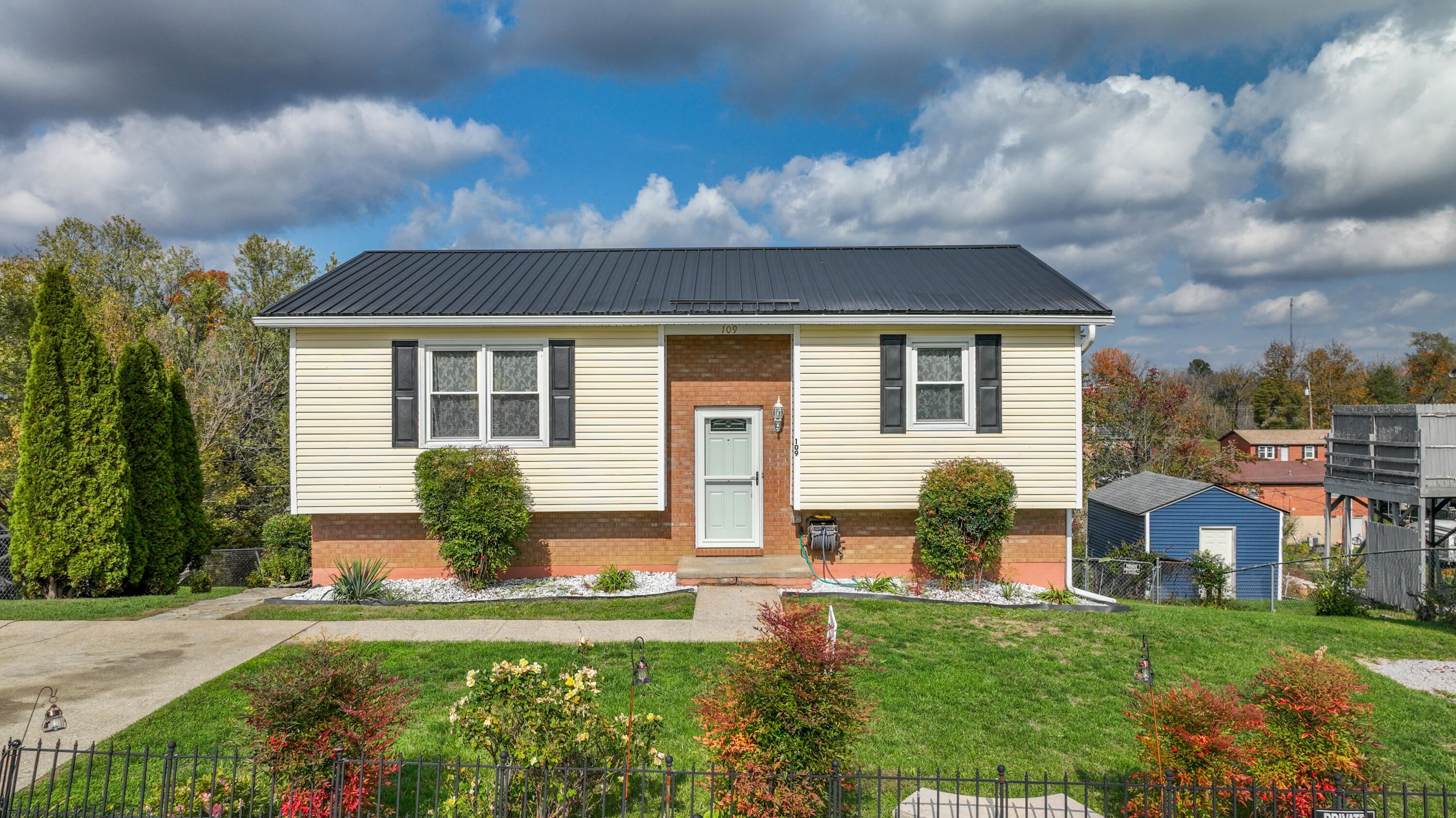 109 Jonathan Drive — photo