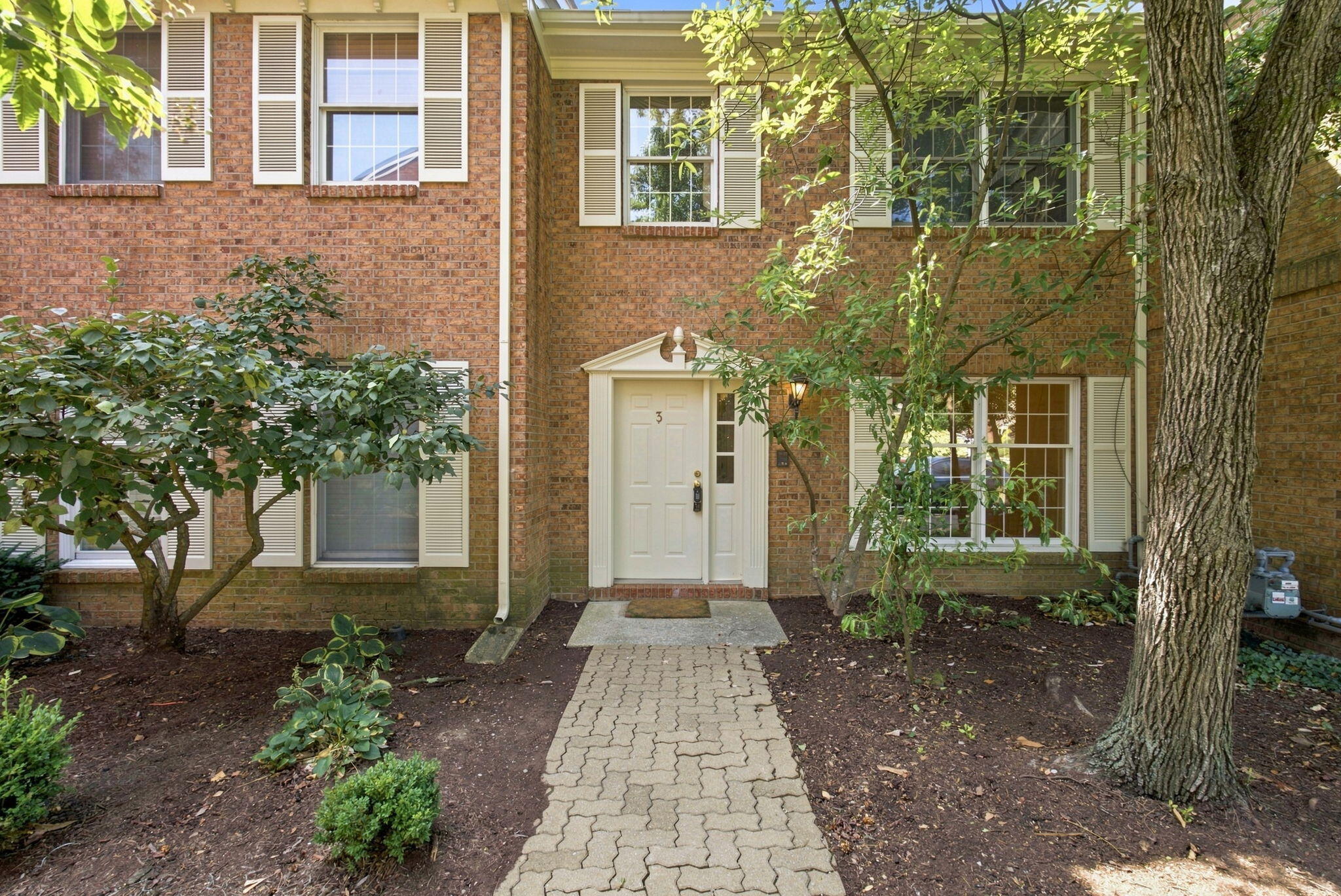 541 W Short Street West 3 — photo