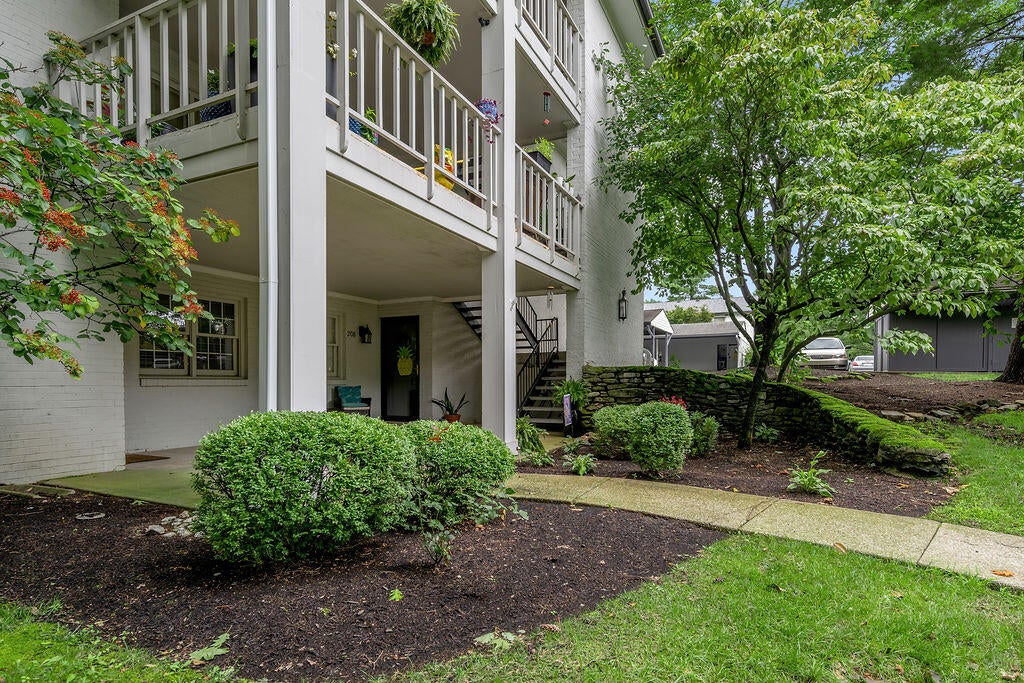 395 Redding Road 207 — photo