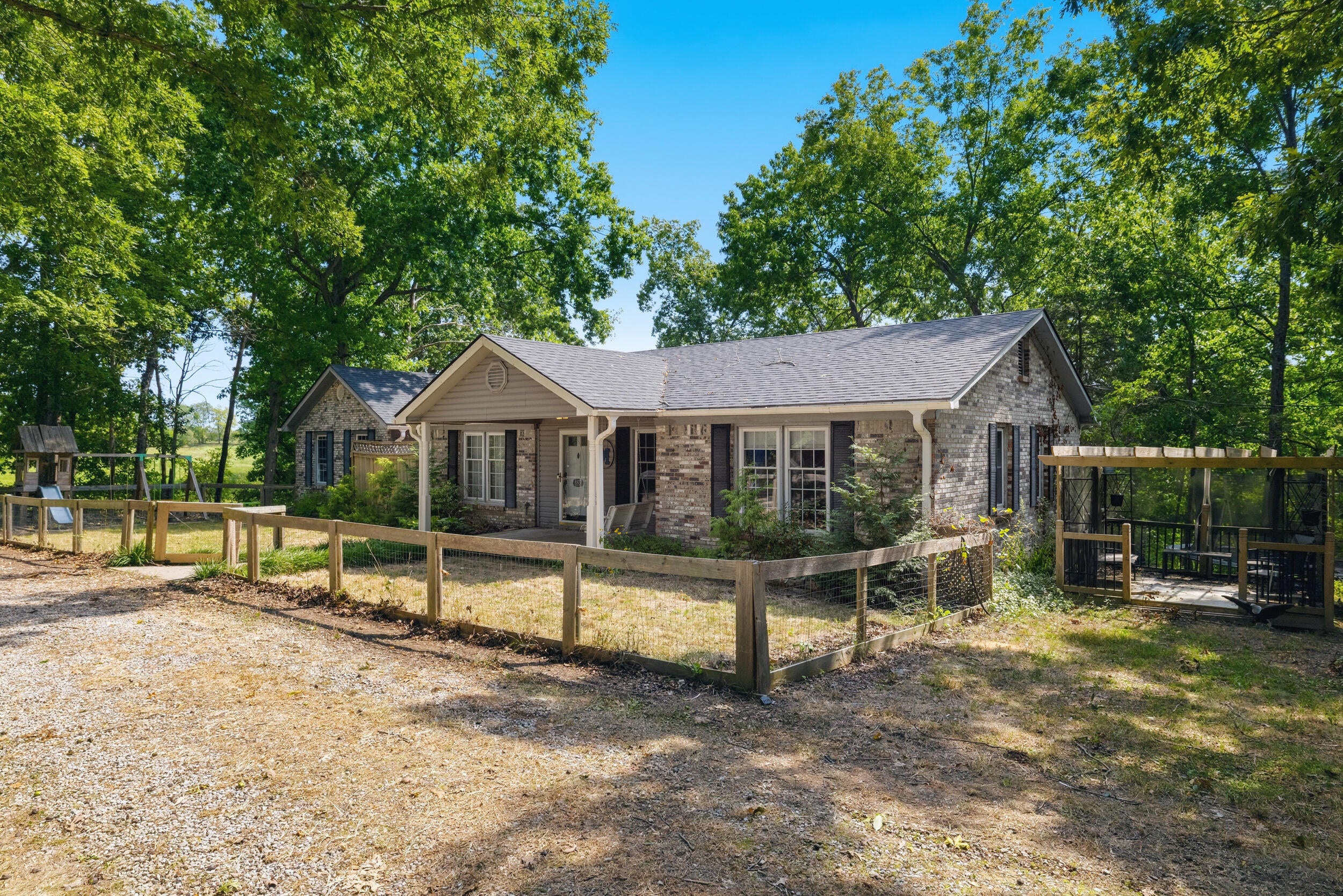 1577 Fairview Road — photo