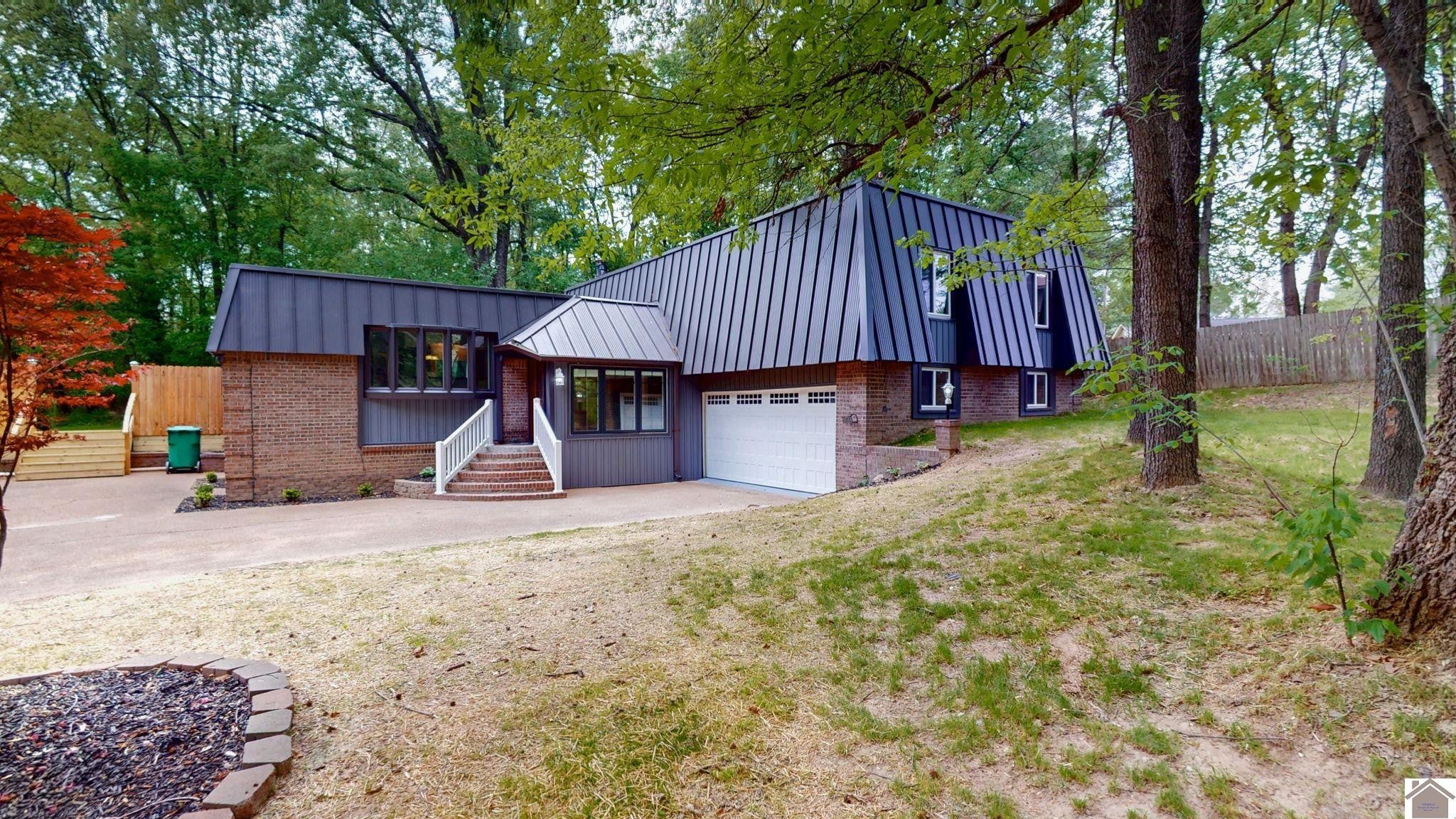 130 Garland Drive — photo