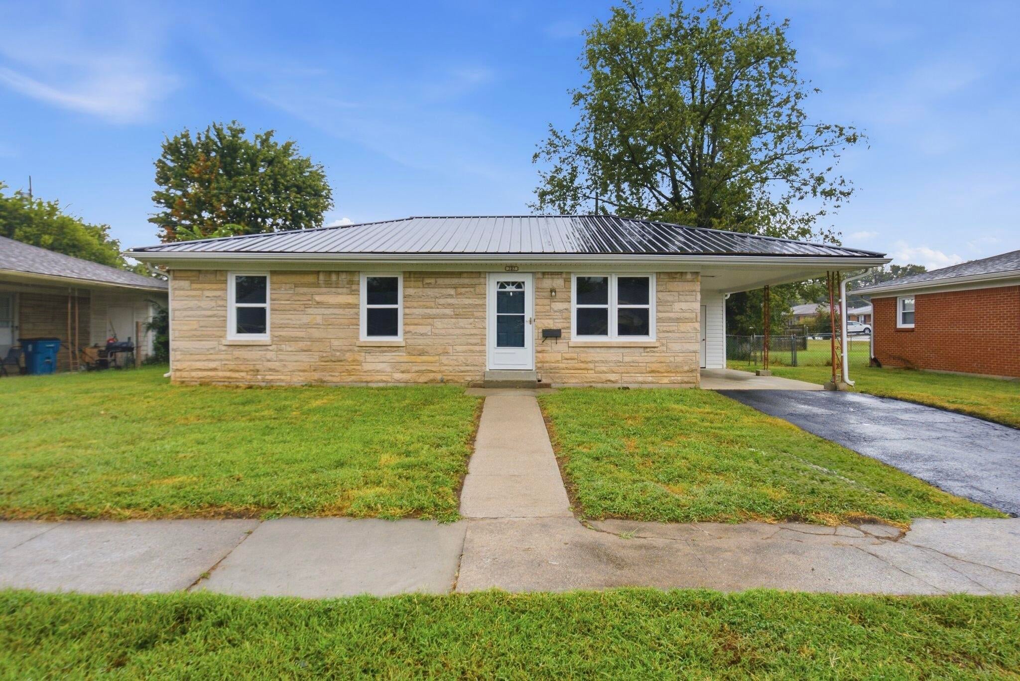 737 Greenbriar Drive — photo