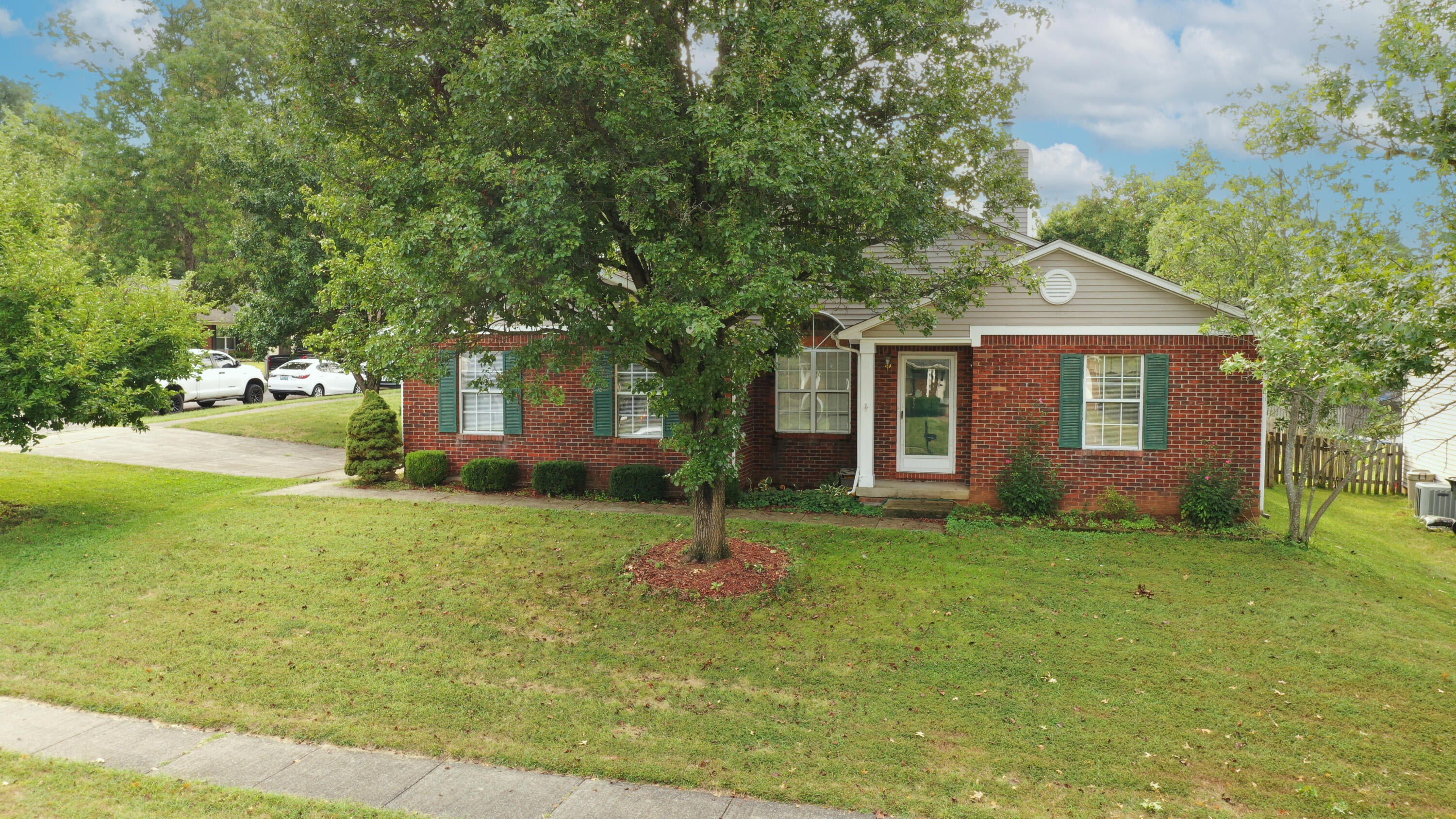 1841 Haverwood Park — photo