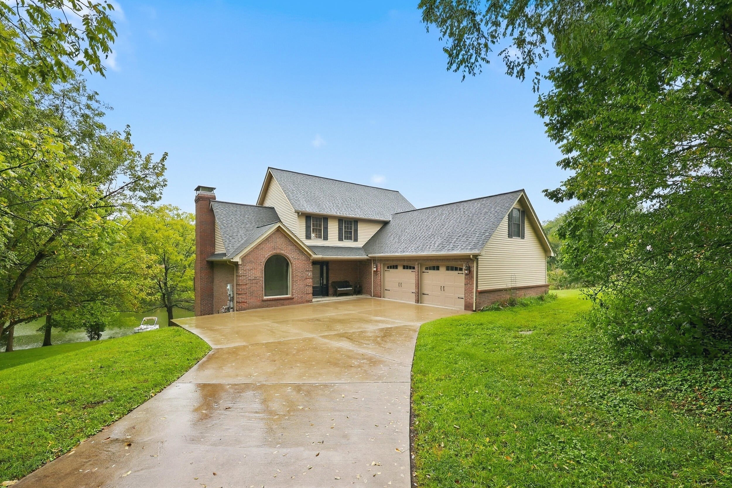 210 Mallard Point Court — photo