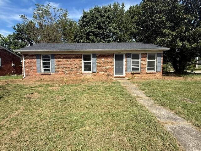 115 Queensway Drive — photo