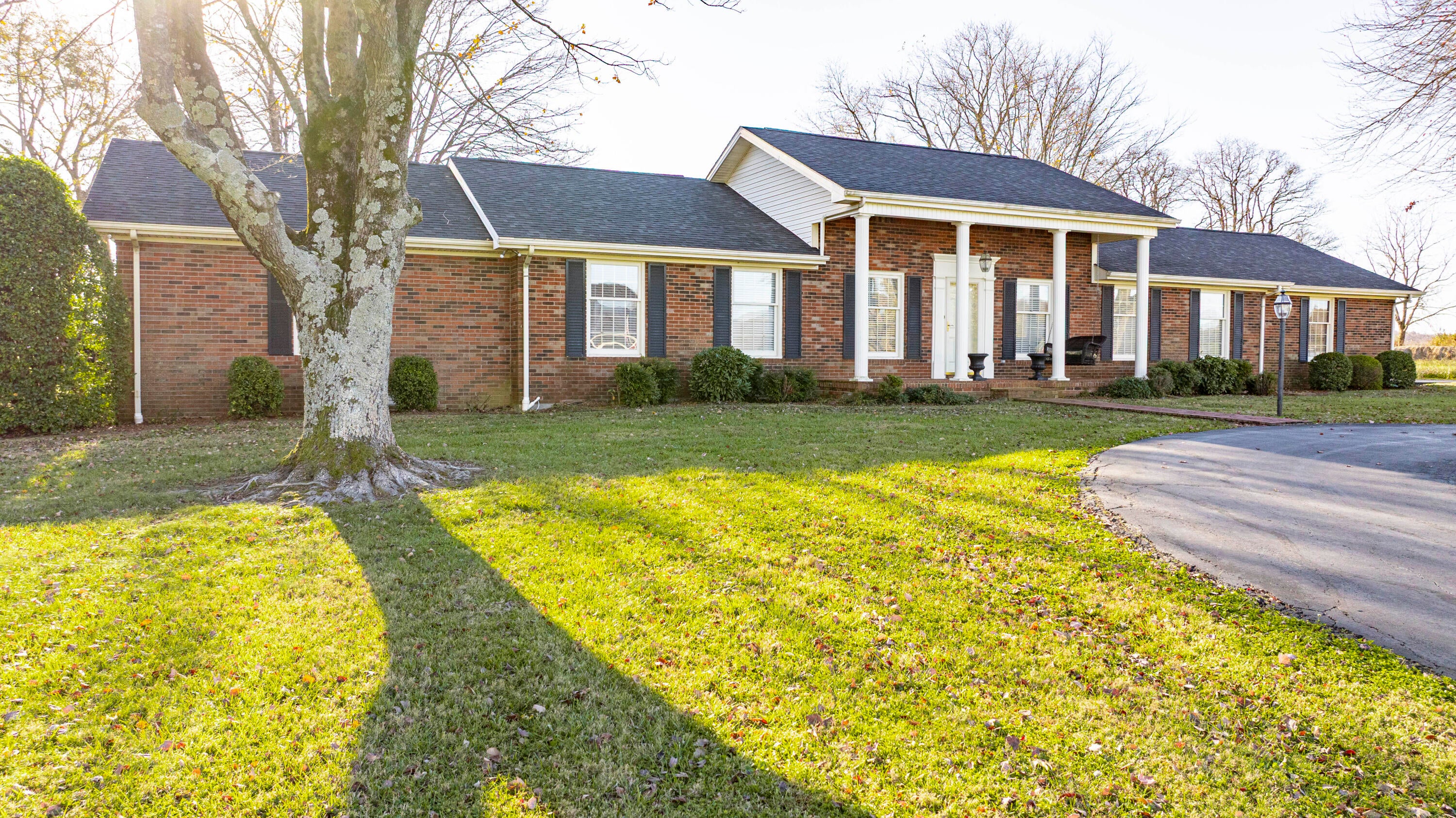 111 Stonehedge Court — photo