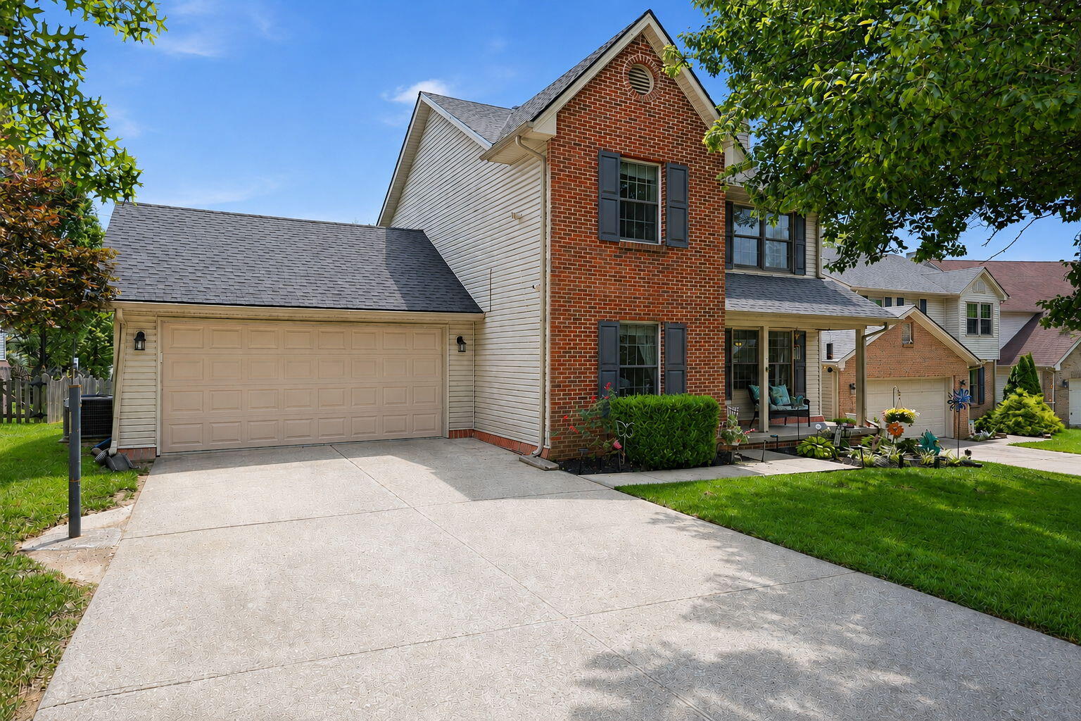 532 Amberley Drive — photo
