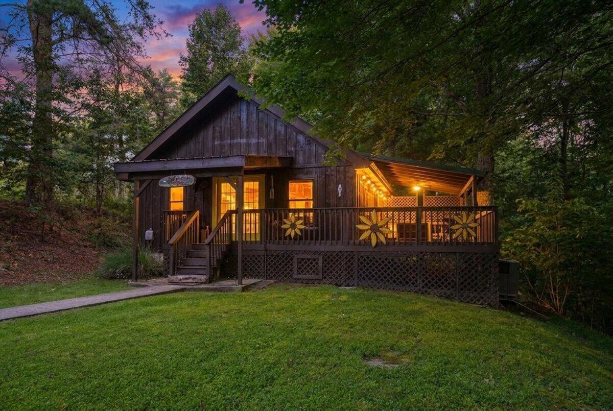 785 Cliffview Road — photo