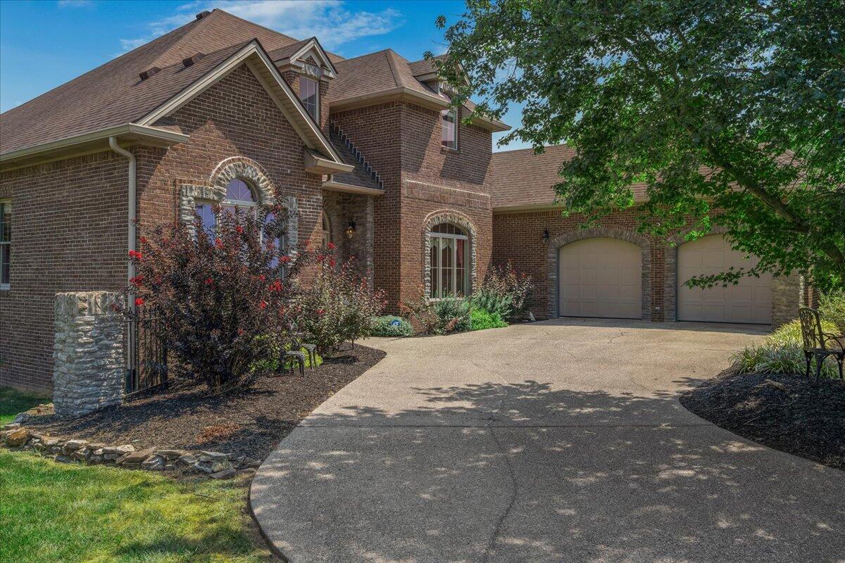 123 Mahogany Drive — photo