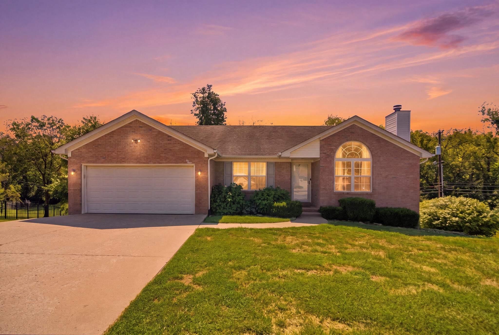 312 W Ridge Drive — photo