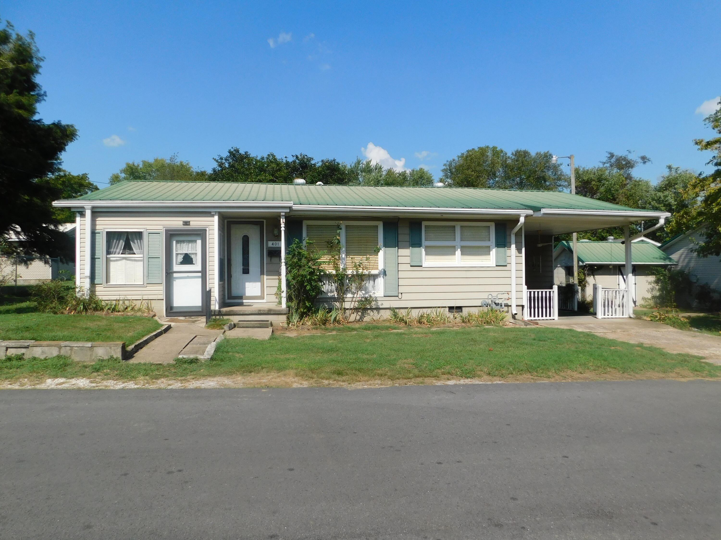 401 Nichols Street — photo