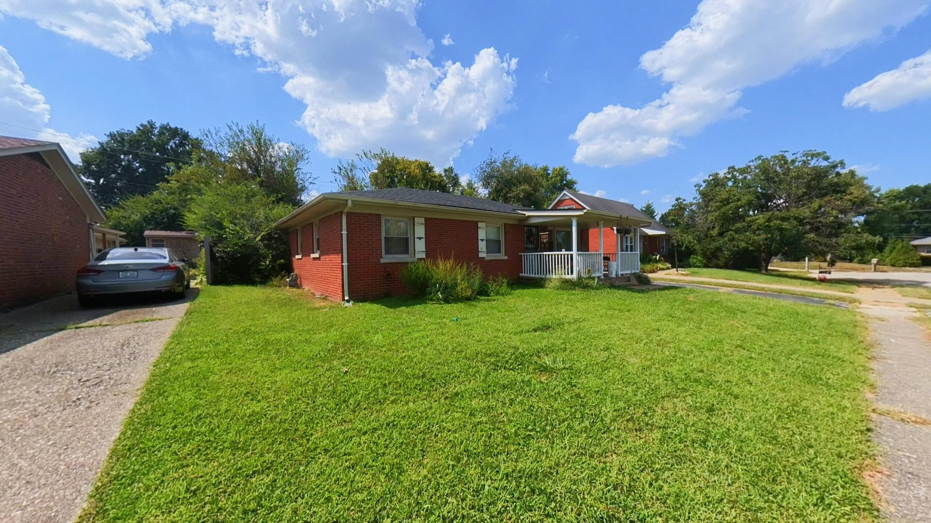 412 Sandalwood Drive — photo
