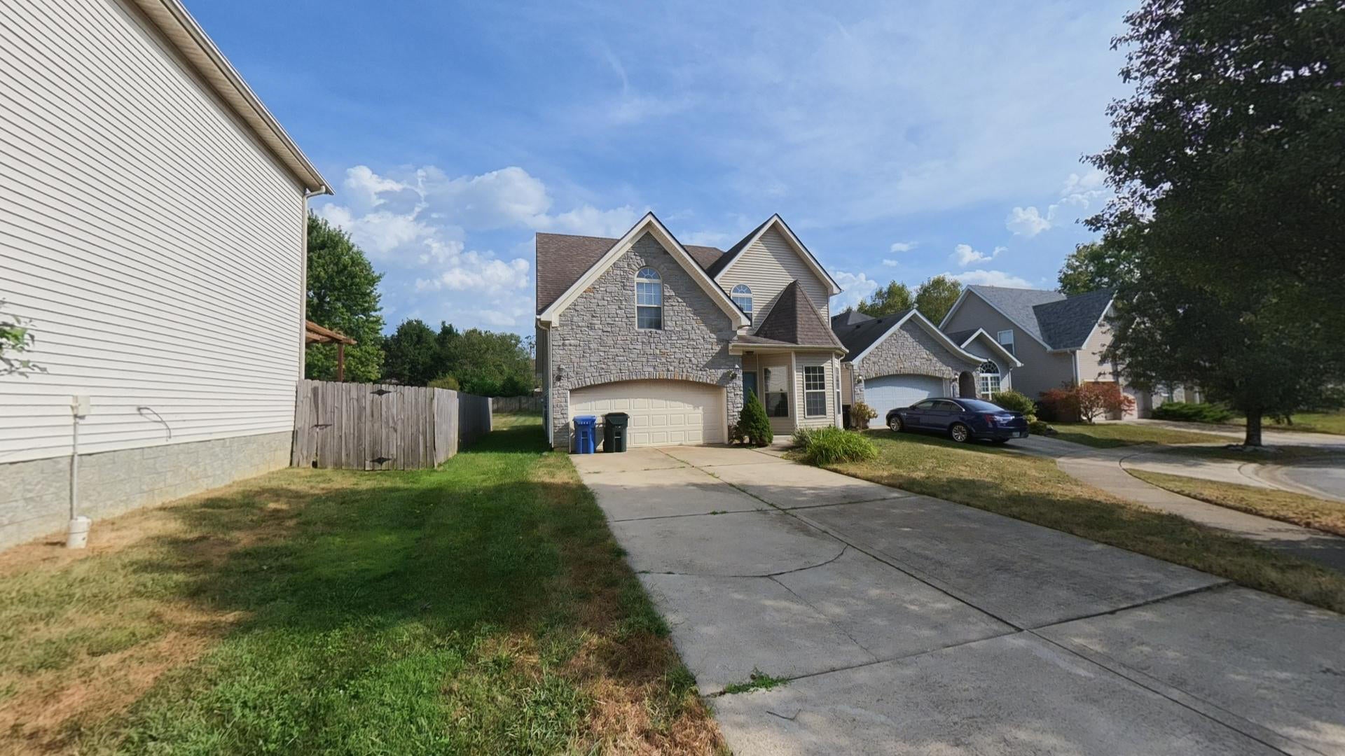 2312 Lilac Park — photo