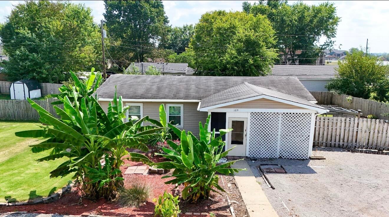 109 Sue Lee Drive — photo